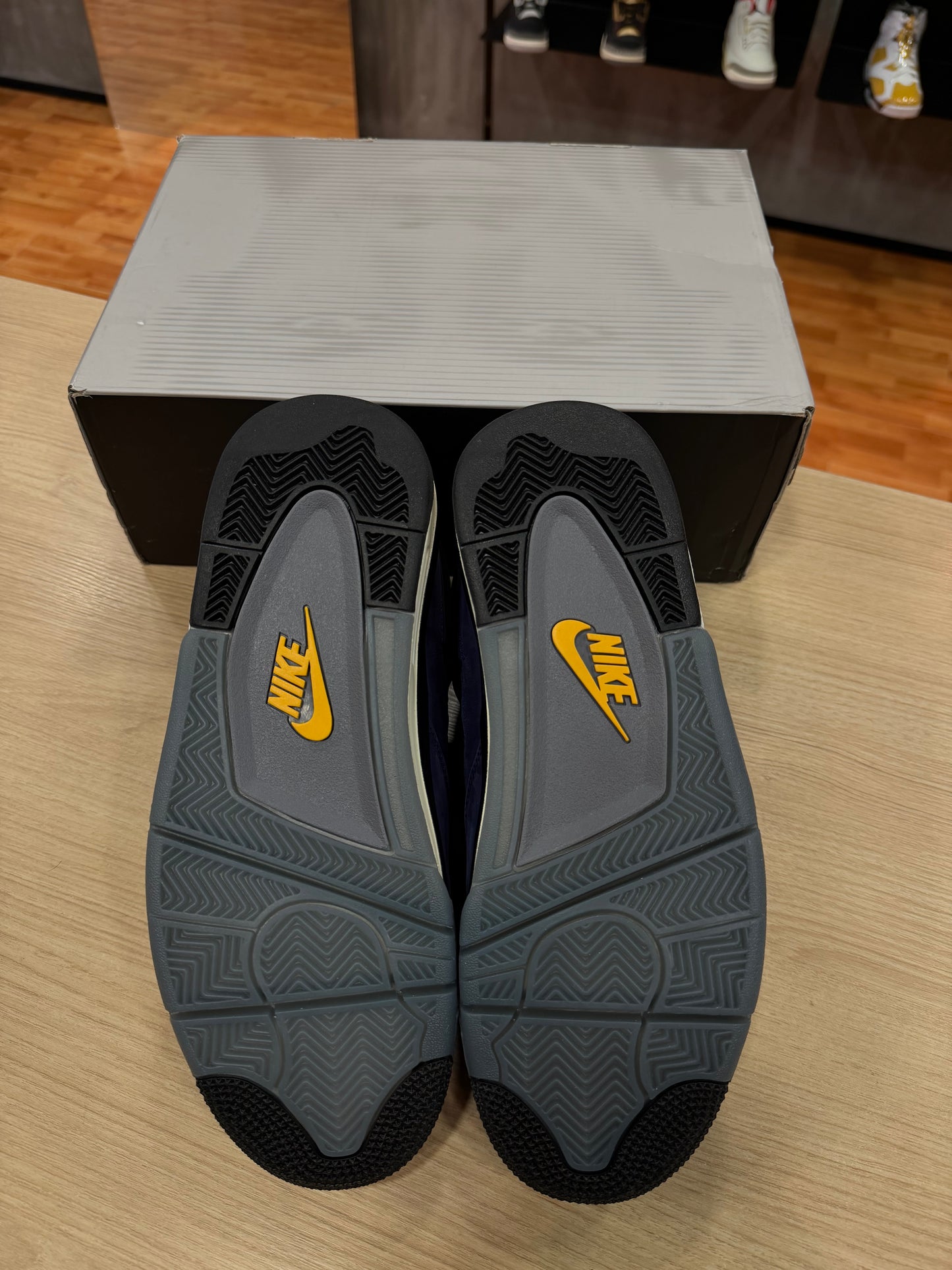 JORDAN 4 LAKERS
