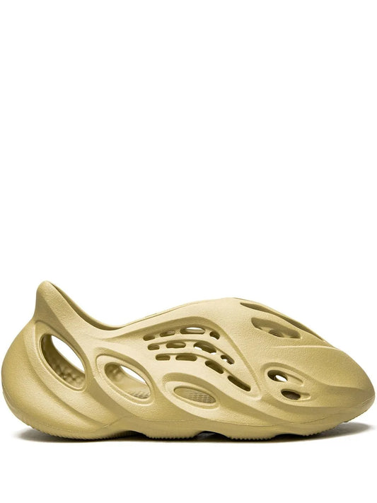 YEEZY FOAM RNR SULFUR