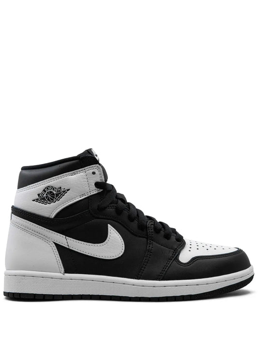JORDAN 1 HIGH BLACK & WHITE