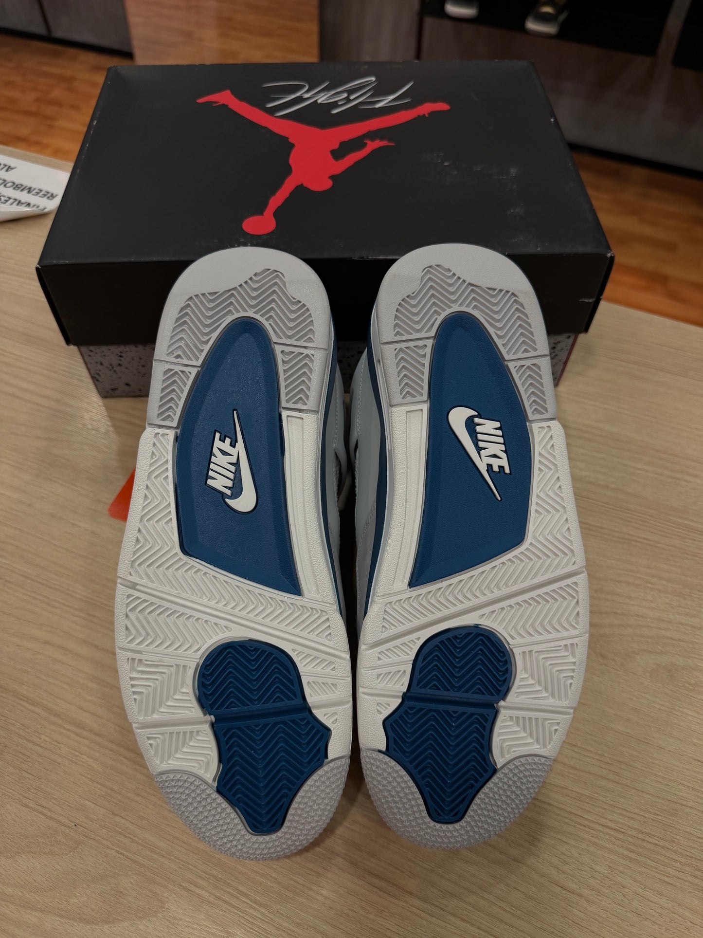 JORDAN 4 MILITARY BLUE