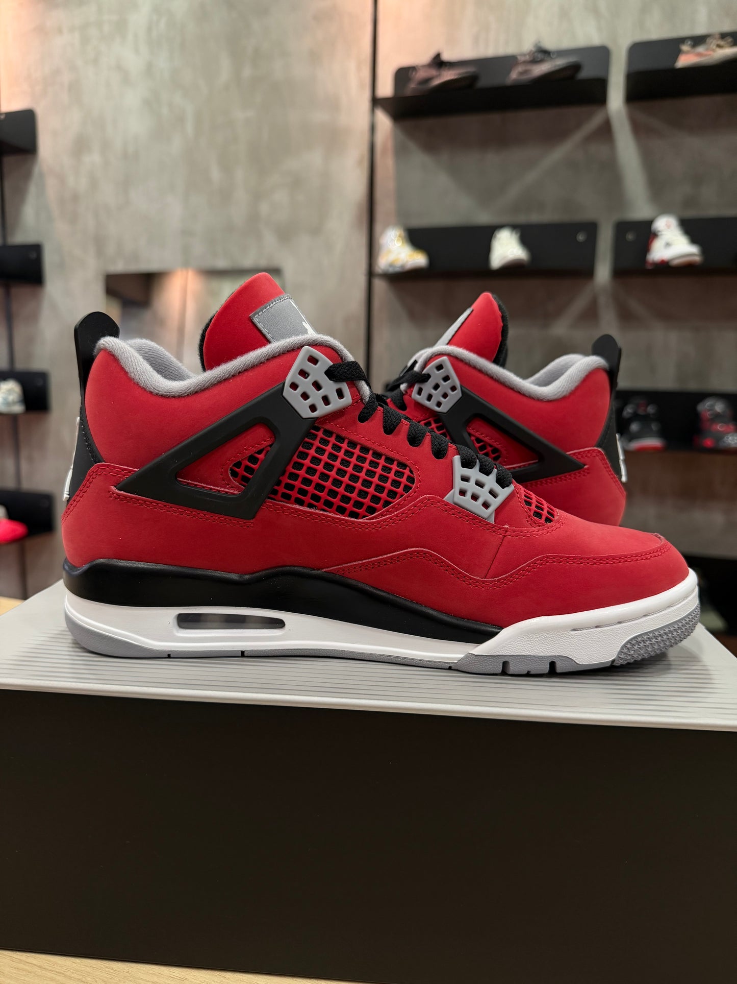 JORDAN 4 TORO BRAVO