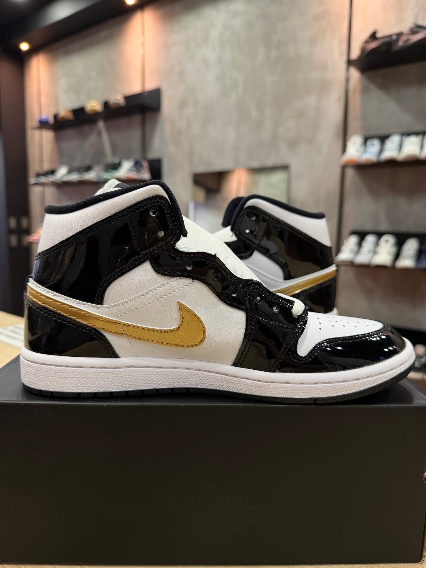 JORDAN 1 MID PATENT GOLD