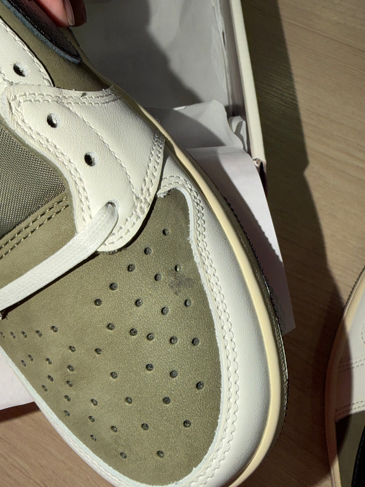 JORDAN 1 LOW TRAVIS SCOTT MEDIUM OLIVE