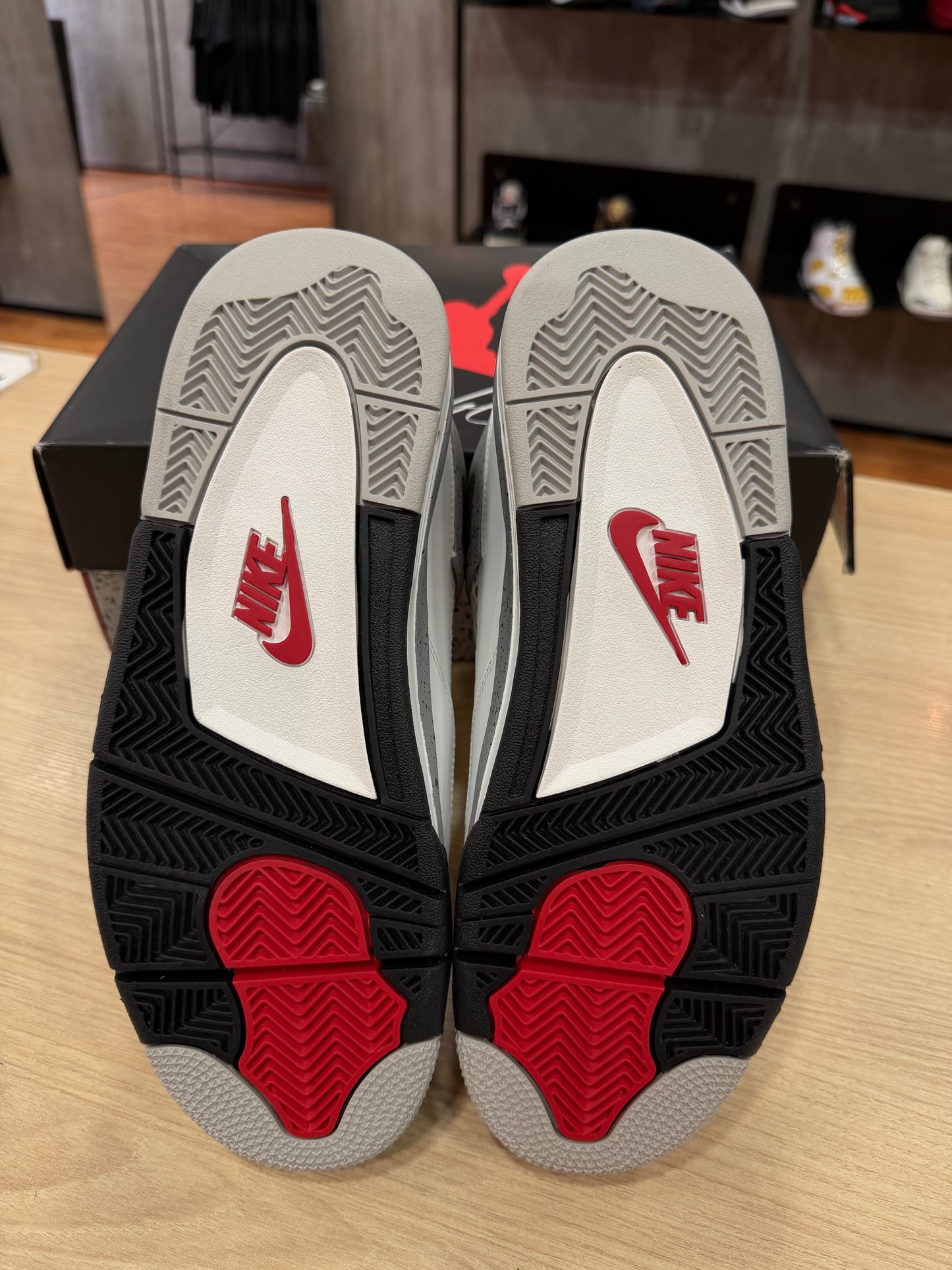 JORDAN 4 WHITE CEMENT