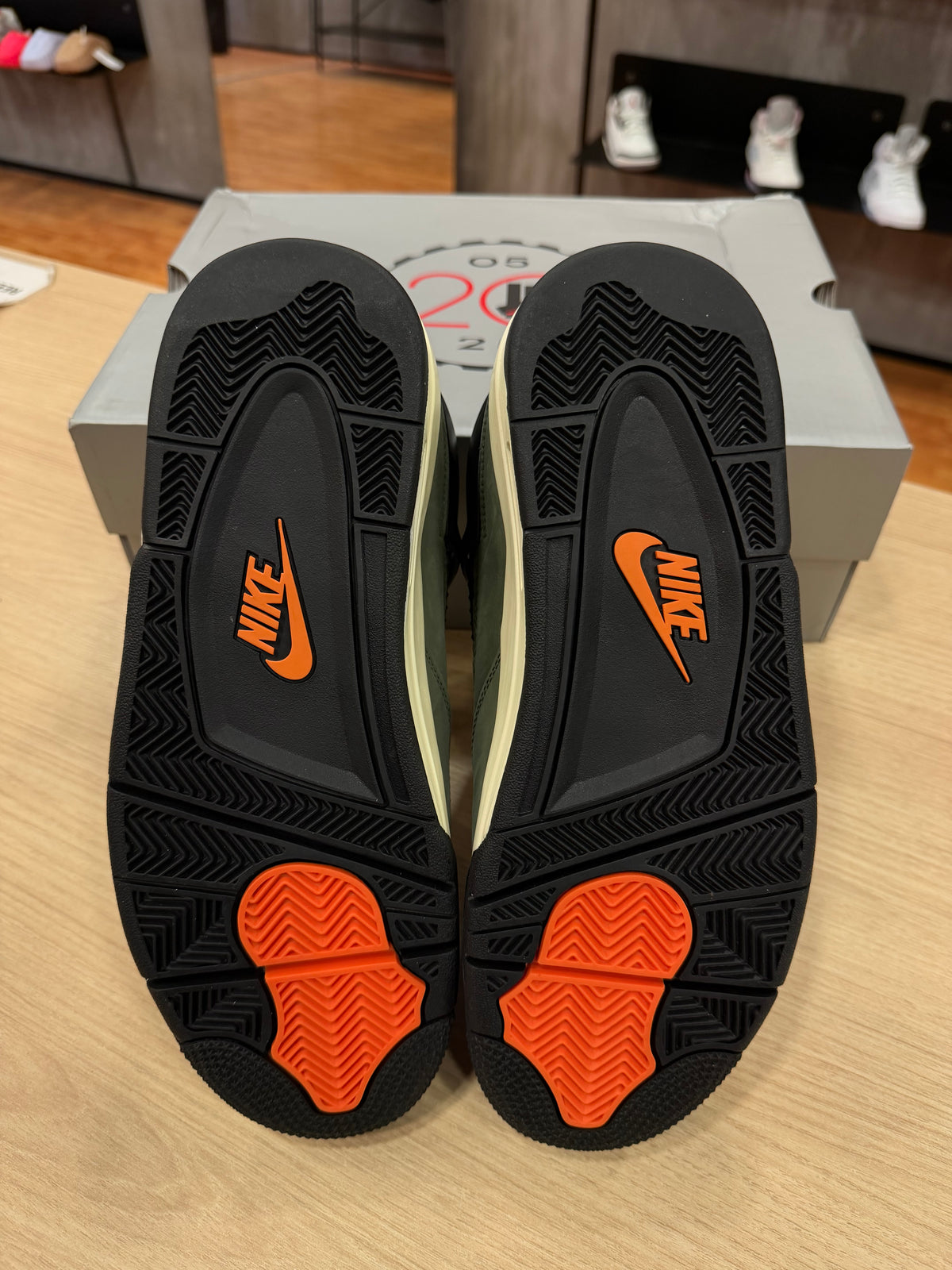 JORDAN 4 UNDEFEATED