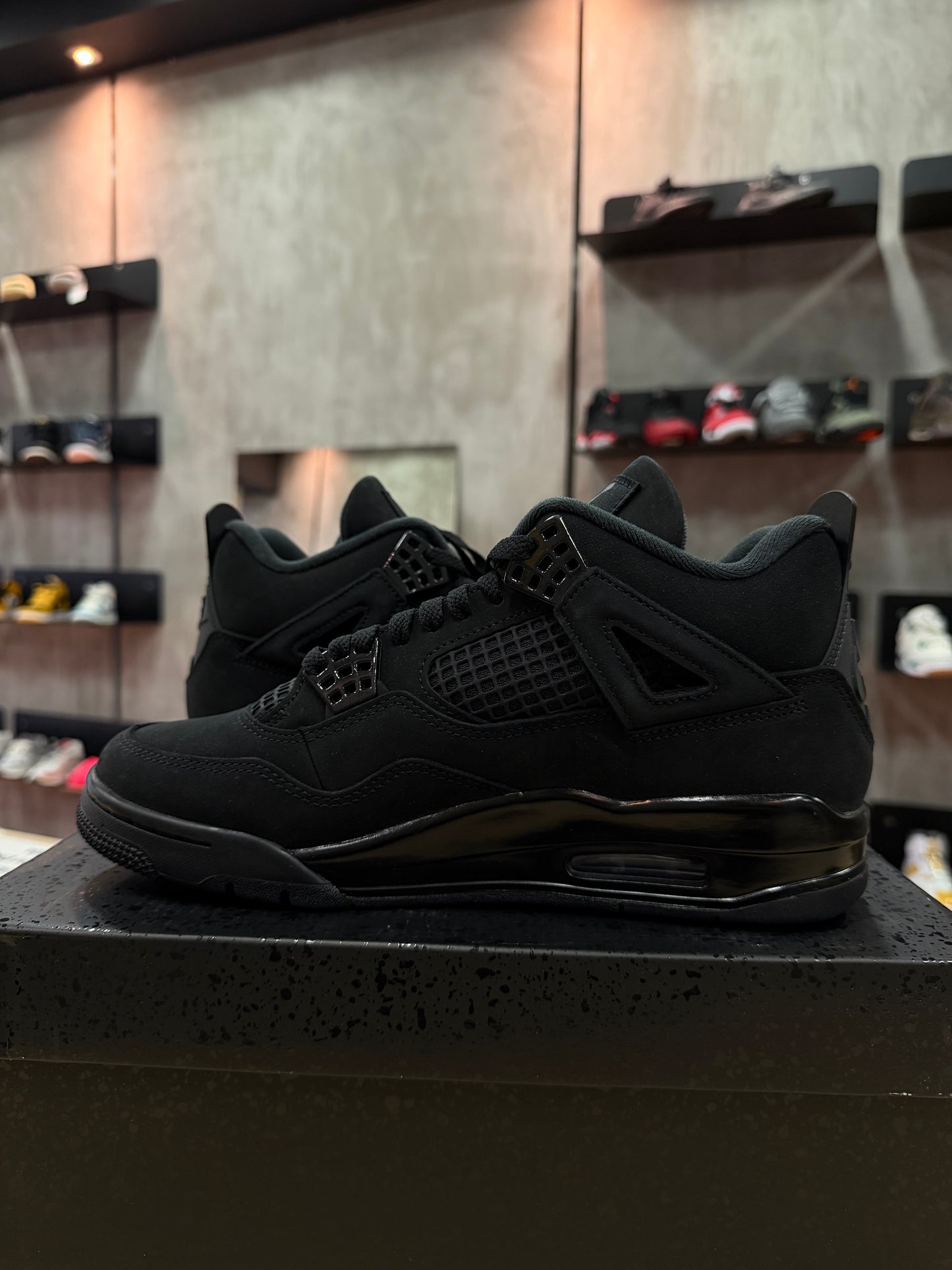 JORDAN 4 BLACK CAT