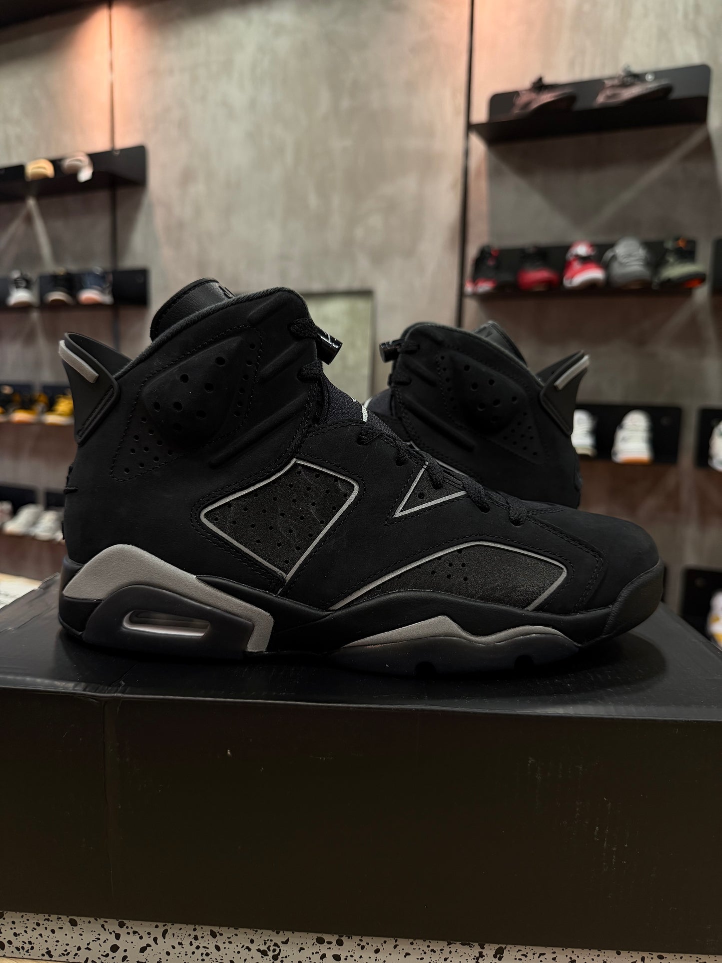 JORDAN 6 CAP & GOWN