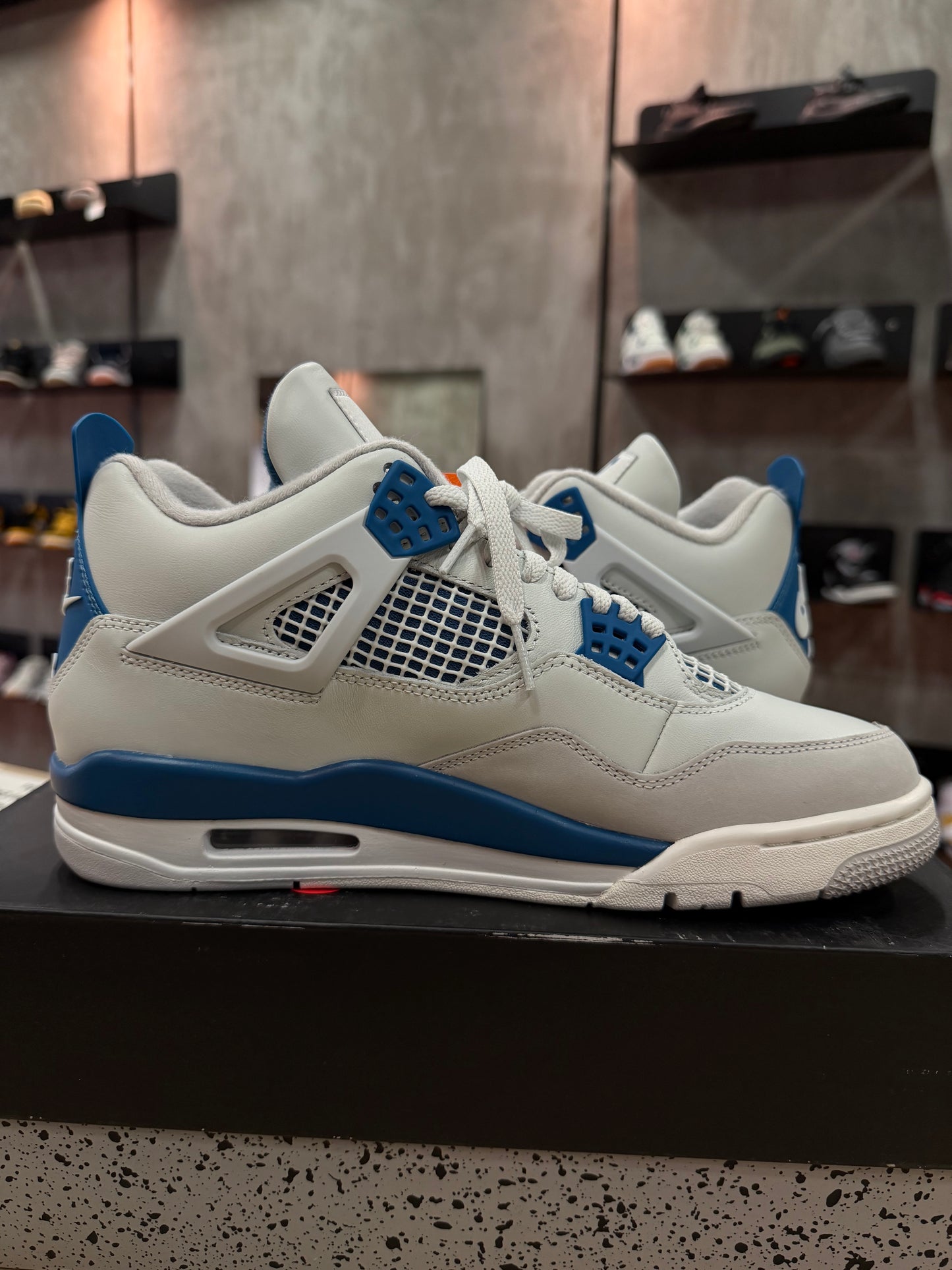 JORDAN 4 MILITARY BLUE