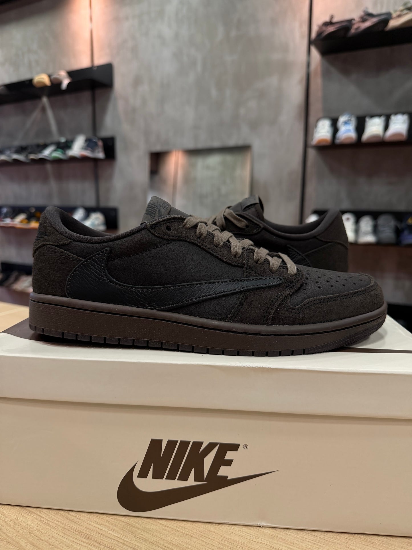 JORDAN 1 LOW x TRAVIS SCOTT "VELVET BROWN"