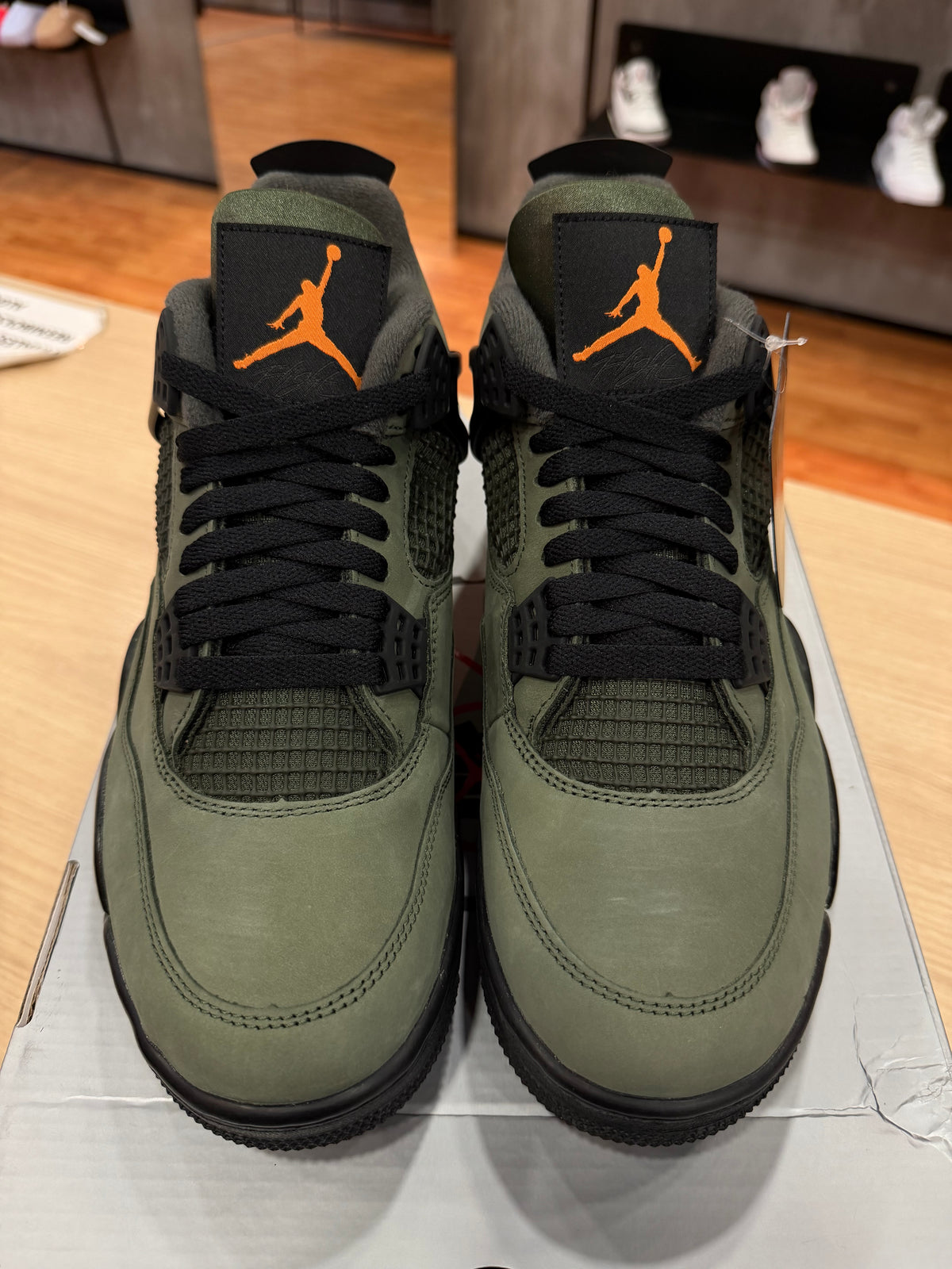 JORDAN 4 UNDEFEATED