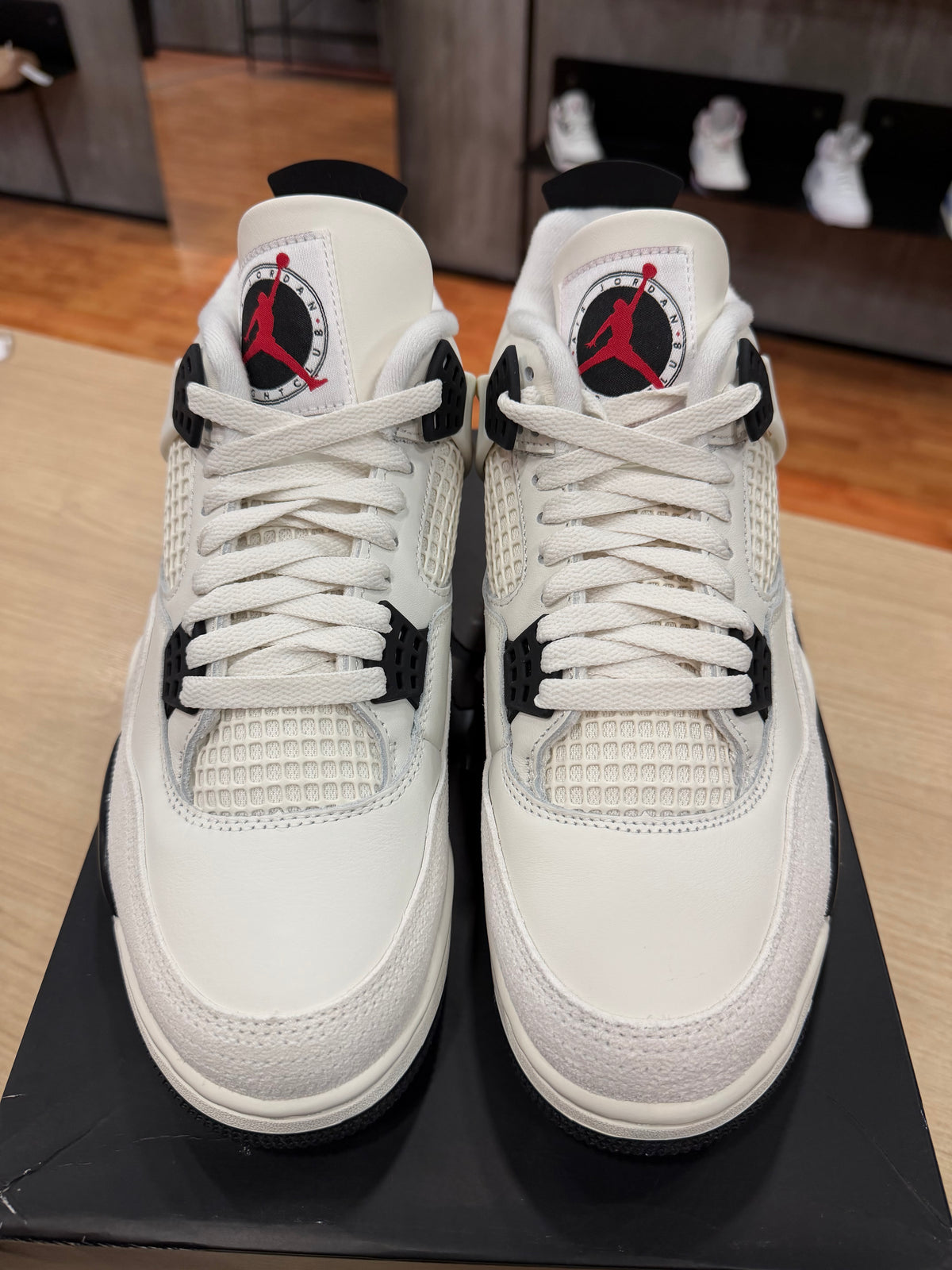 JORDAN 4 FLIGHT CLUB