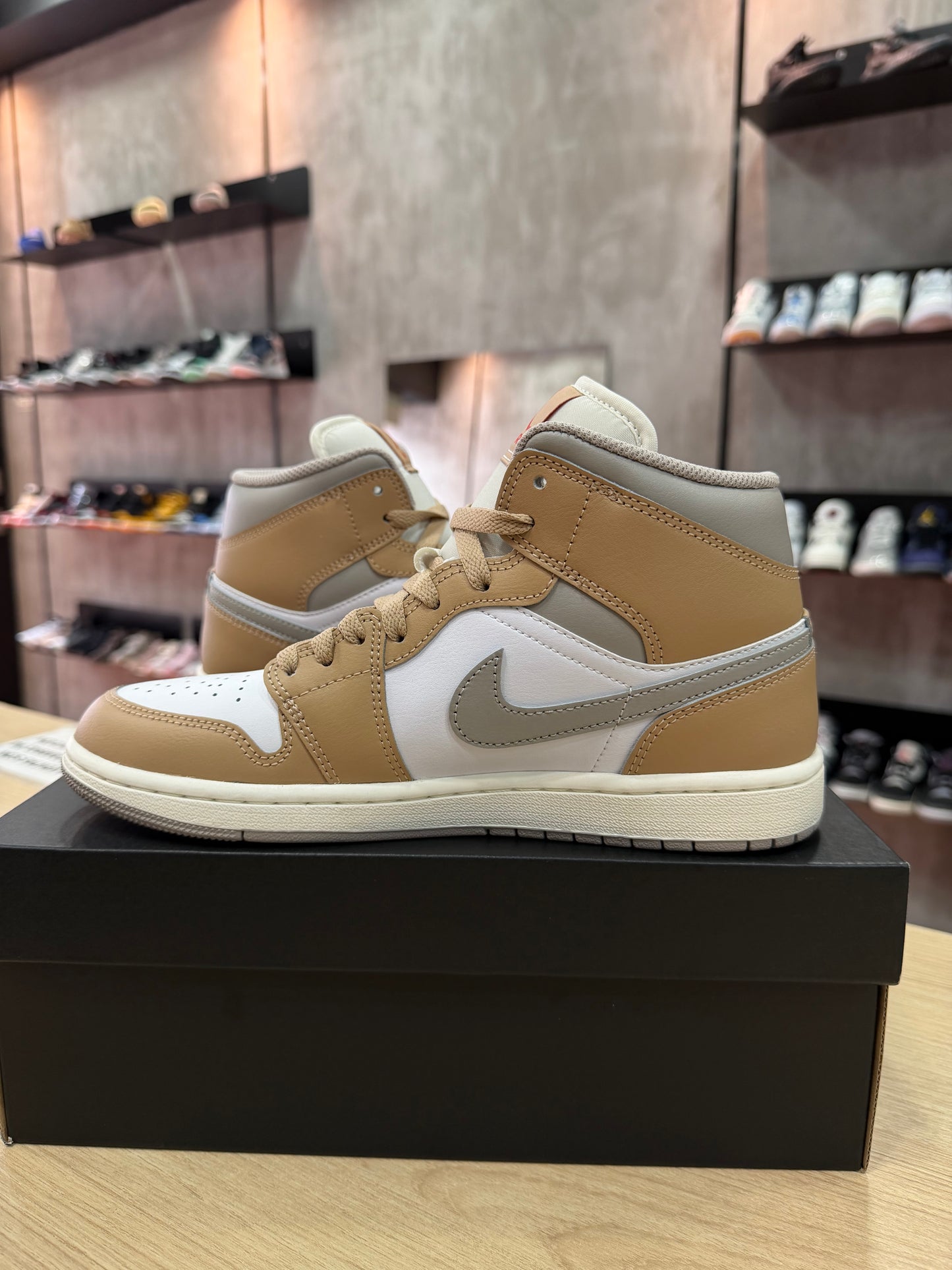 JORDAN 1 MID HEMP WHITE