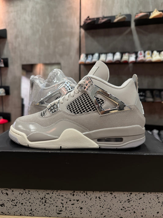 JORDAN 4 FROZEN MOMENTS