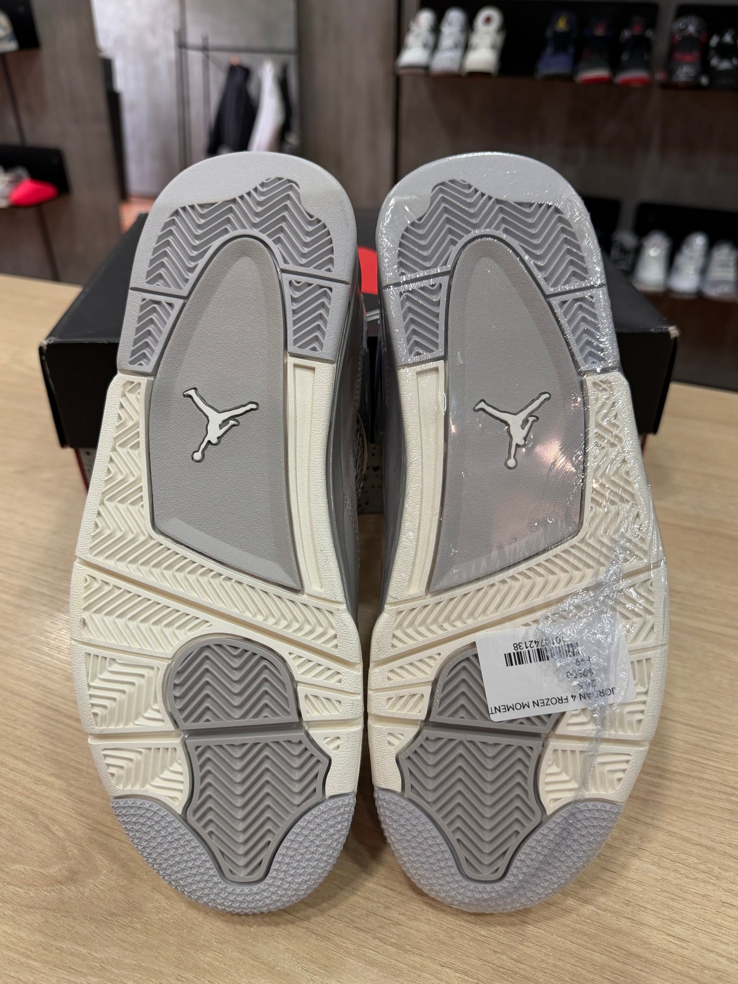 JORDAN 4 FROZEN MOMENTS