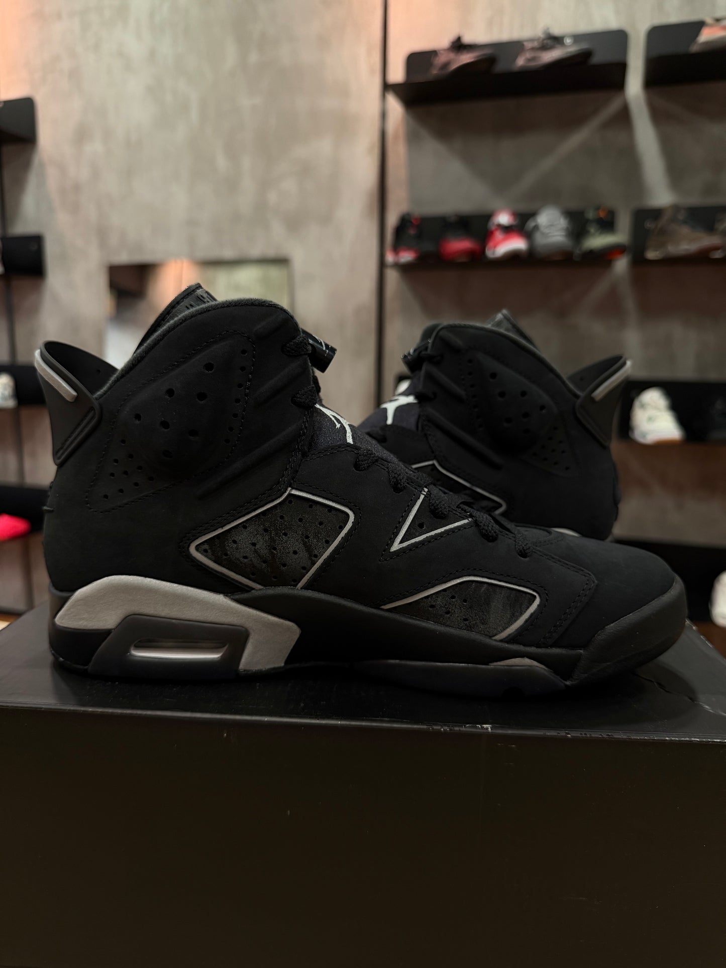 JORDAN 6 CAP & GOWN