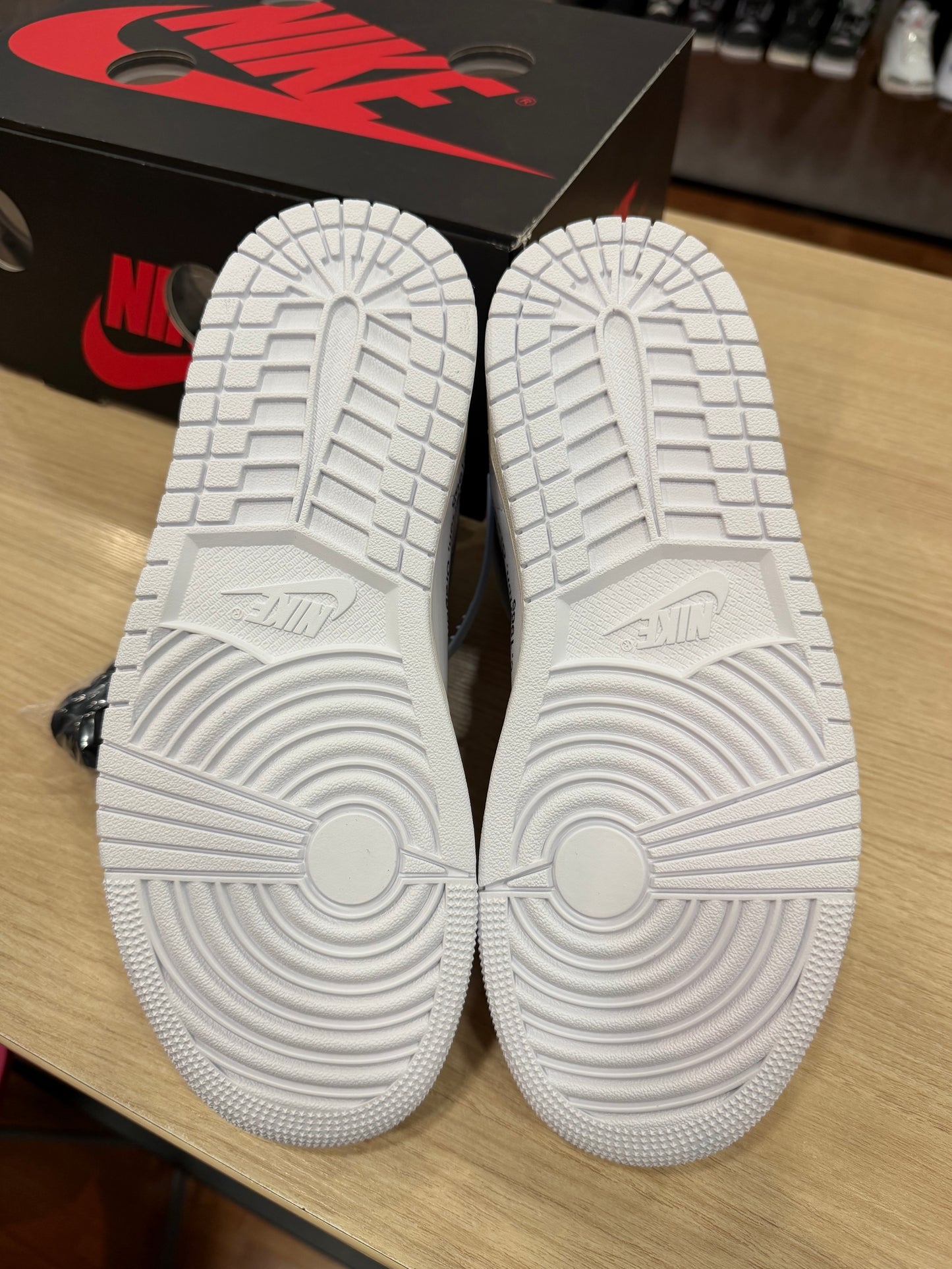JORDAN 1 HIGH x VIRGIL ABLOH ARCHIVES "ALASKA"