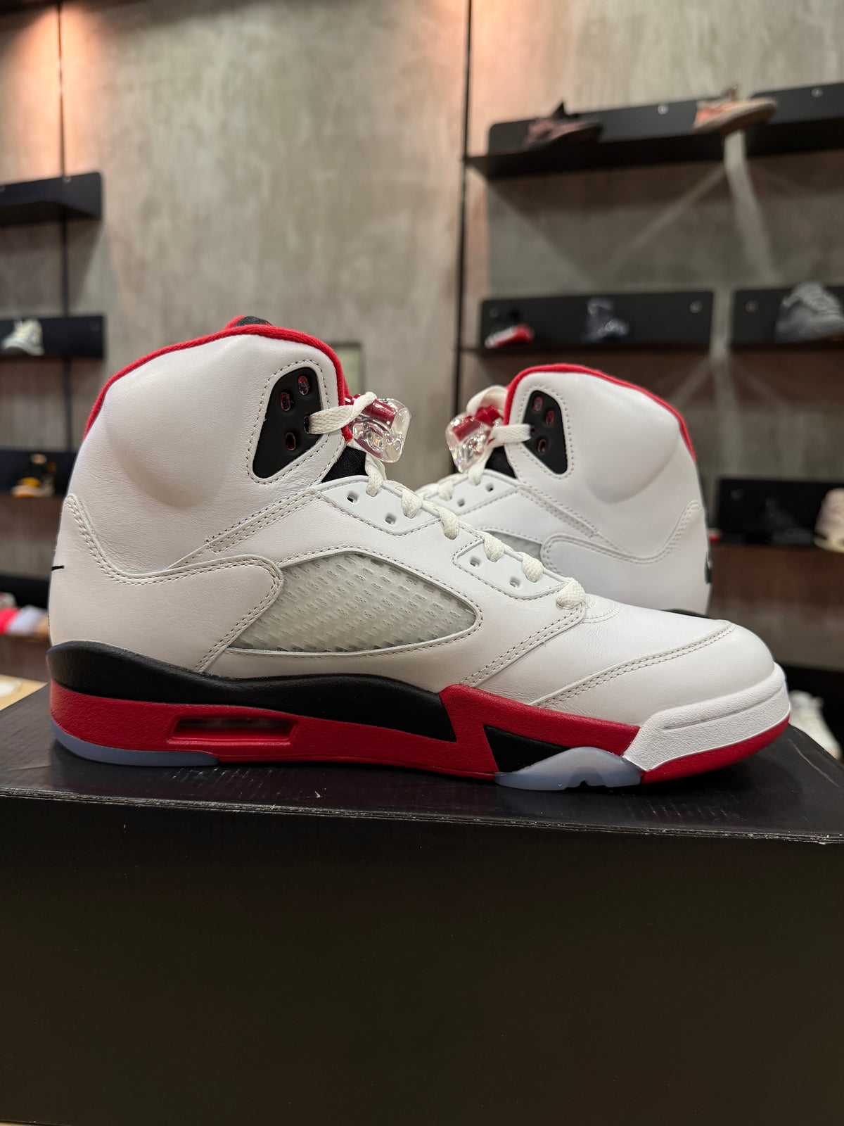 JORDAN 5 FIRE RED