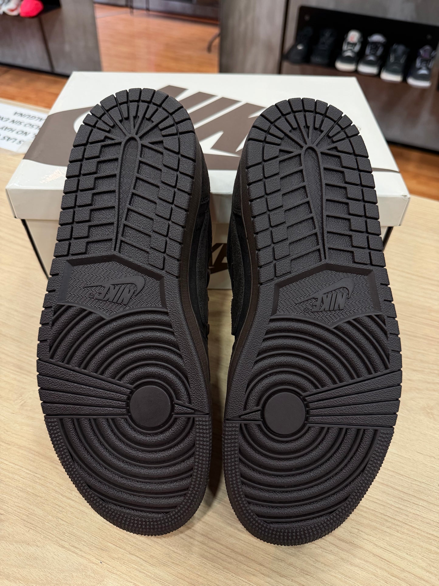 JORDAN 1 LOW x TRAVIS SCOTT "VELVET BROWN"