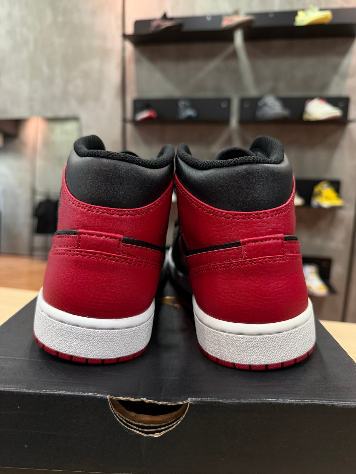 JORDAN 1 MID BANNED