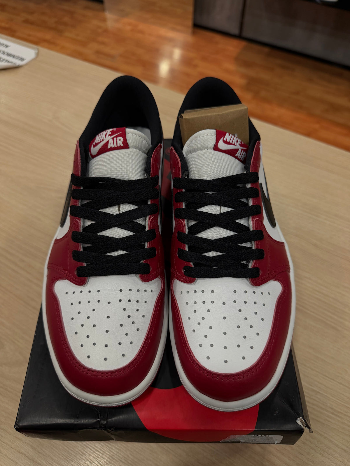 JORDAN 1 LOW OG CHICAGO