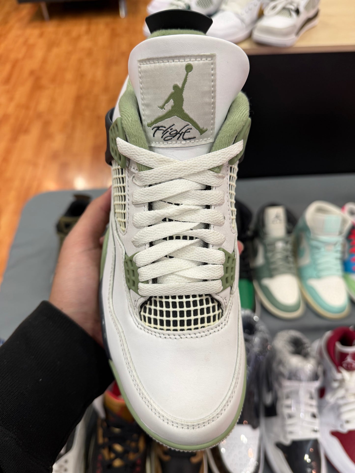 JORDAN 4 SEAFOAM (AMARILLO POR EL TIEMPO)