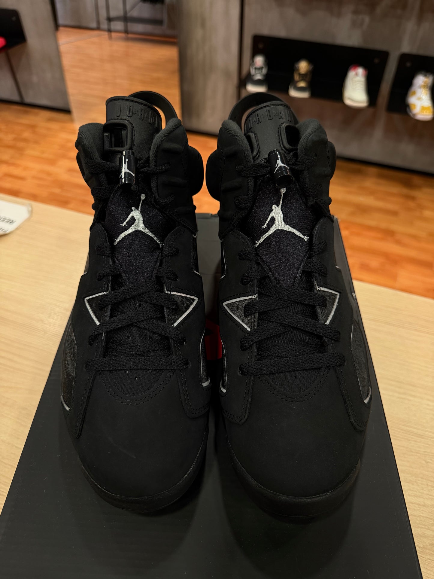 JORDAN 6 CAP & GOWN