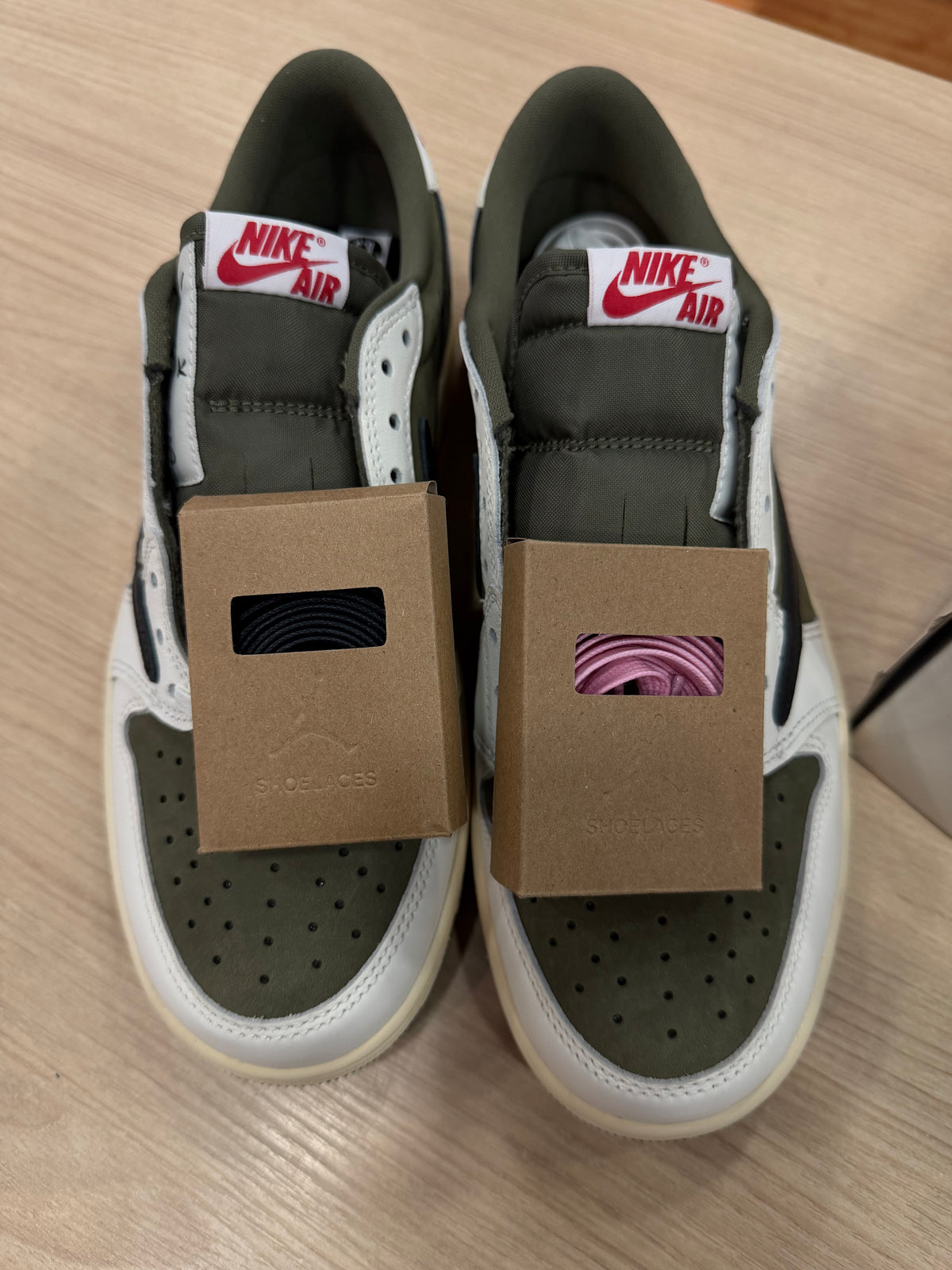 JORDAN 1 LOW TRAVIS SCOTT MEDIUM OLIVE