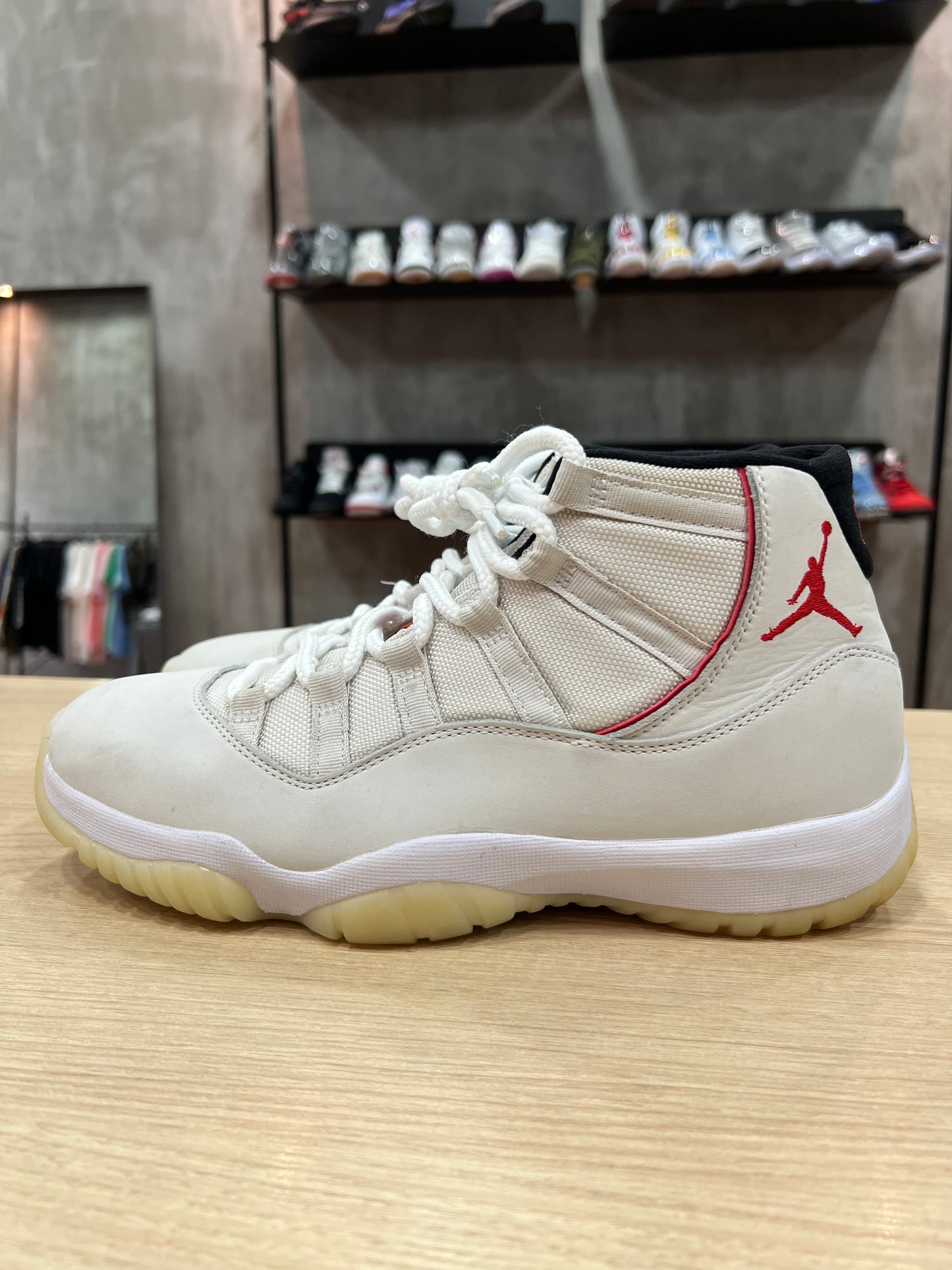 JORDAN 11 PLATINUM (DE USO)