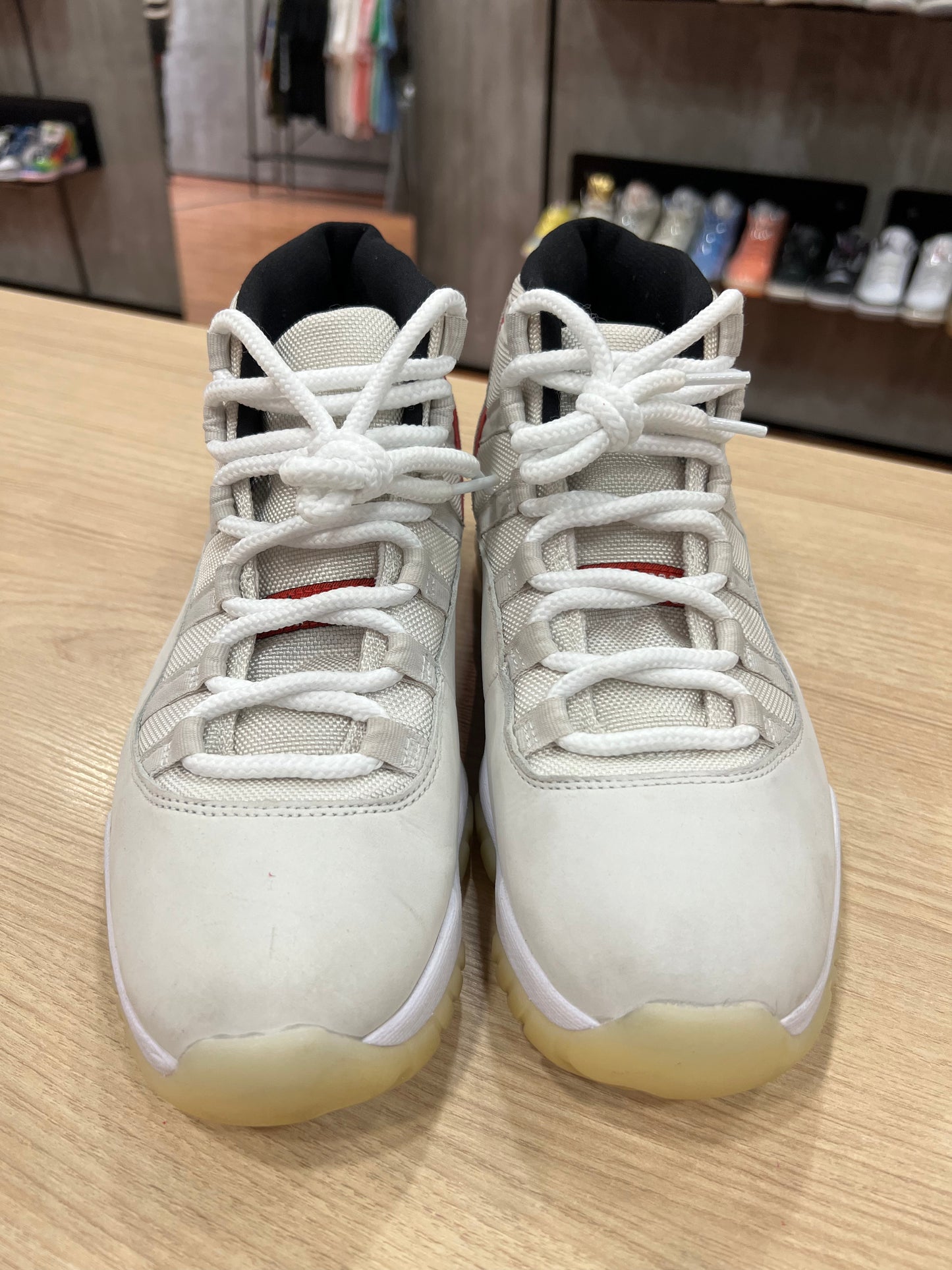 JORDAN 11 PLATINUM (DE USO)