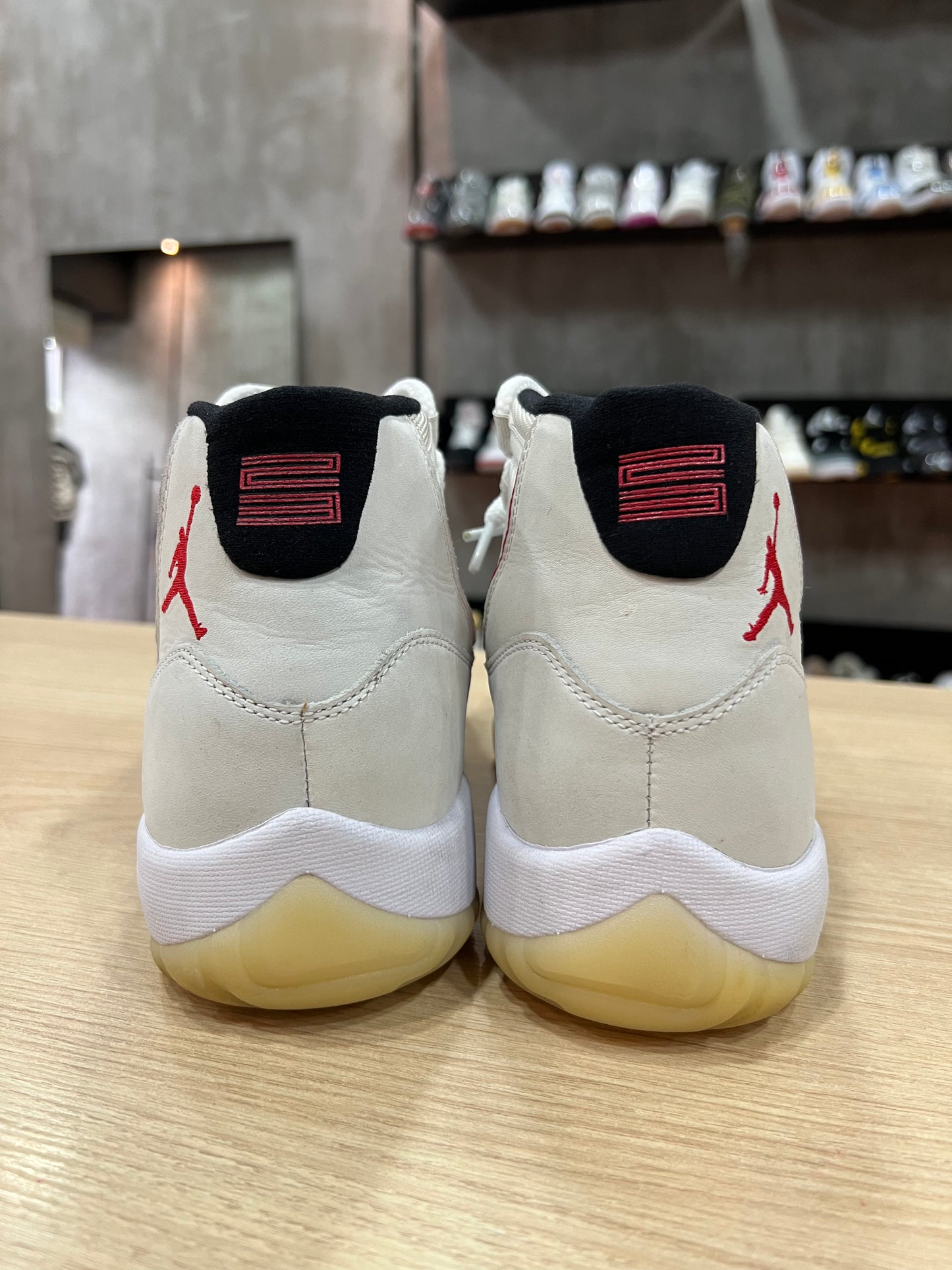JORDAN 11 PLATINUM (DE USO)