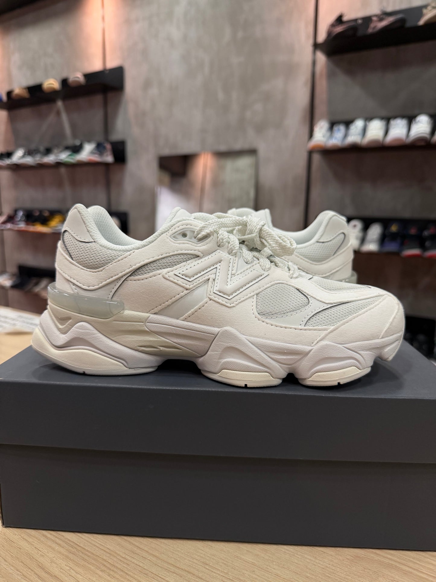 NEW BALANCE 9060 TRIPLE WHITE