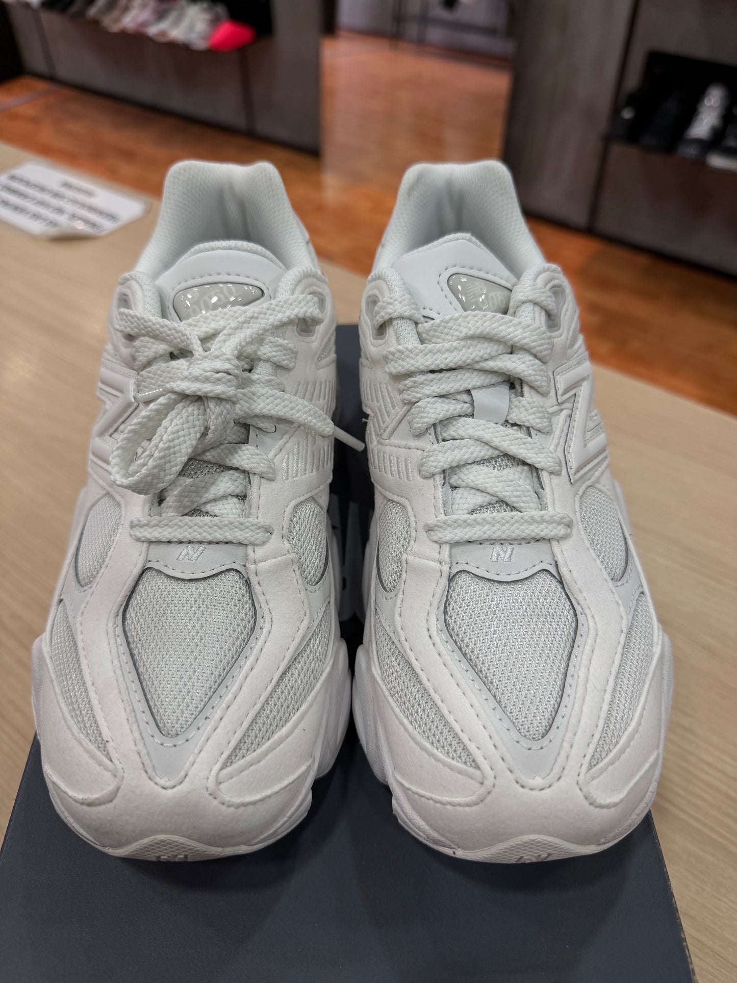 NEW BALANCE 9060 TRIPLE WHITE