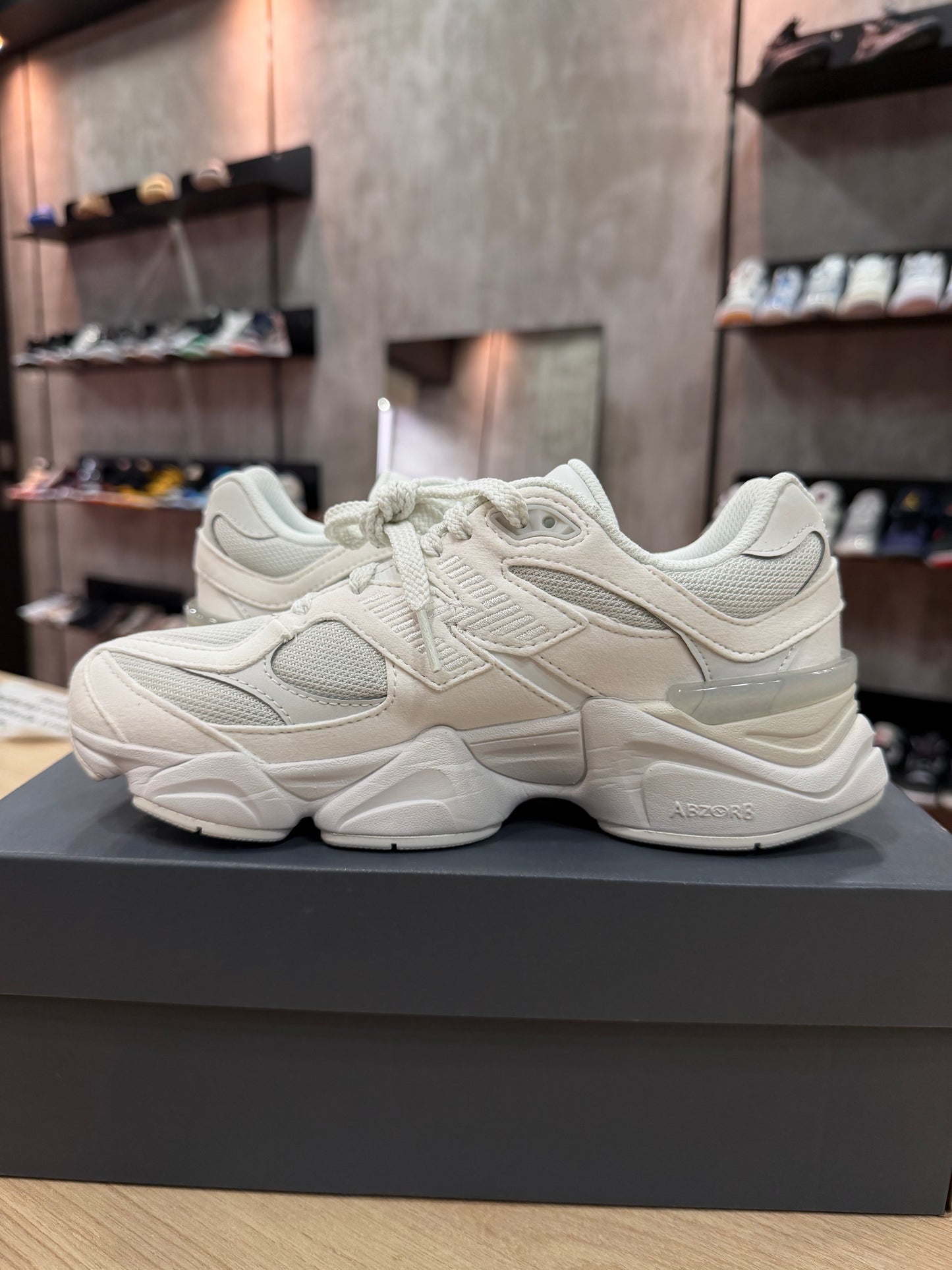 NEW BALANCE 9060 TRIPLE WHITE