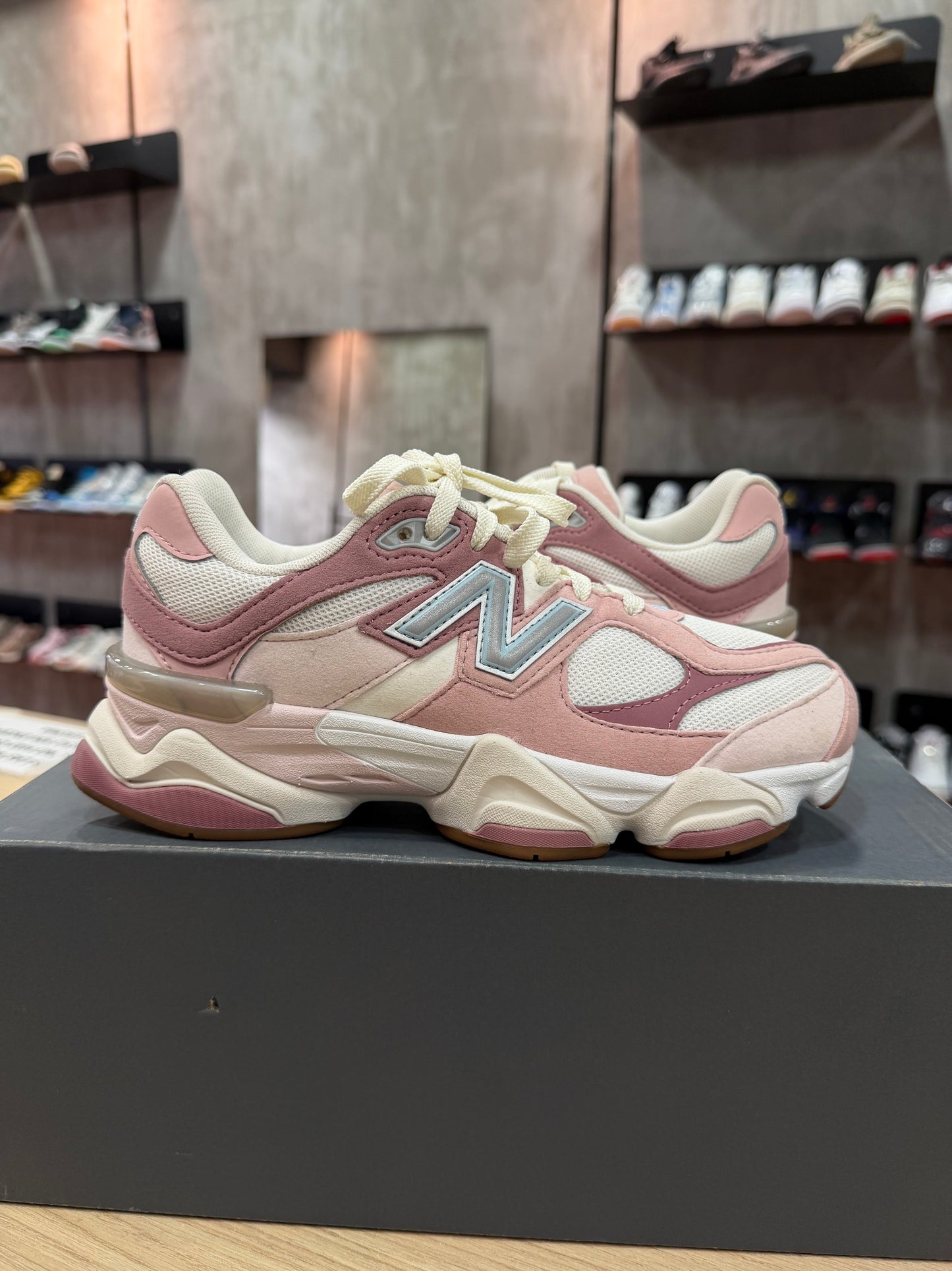 NEW BALANCE 9060 ROSE PINK