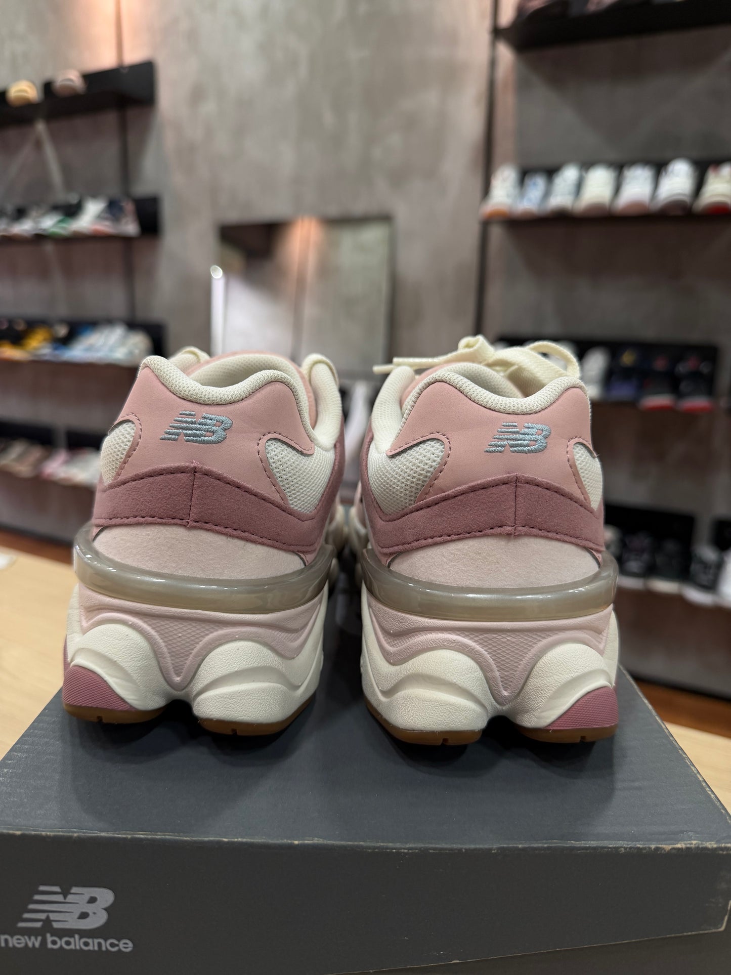 NEW BALANCE 9060 ROSE PINK