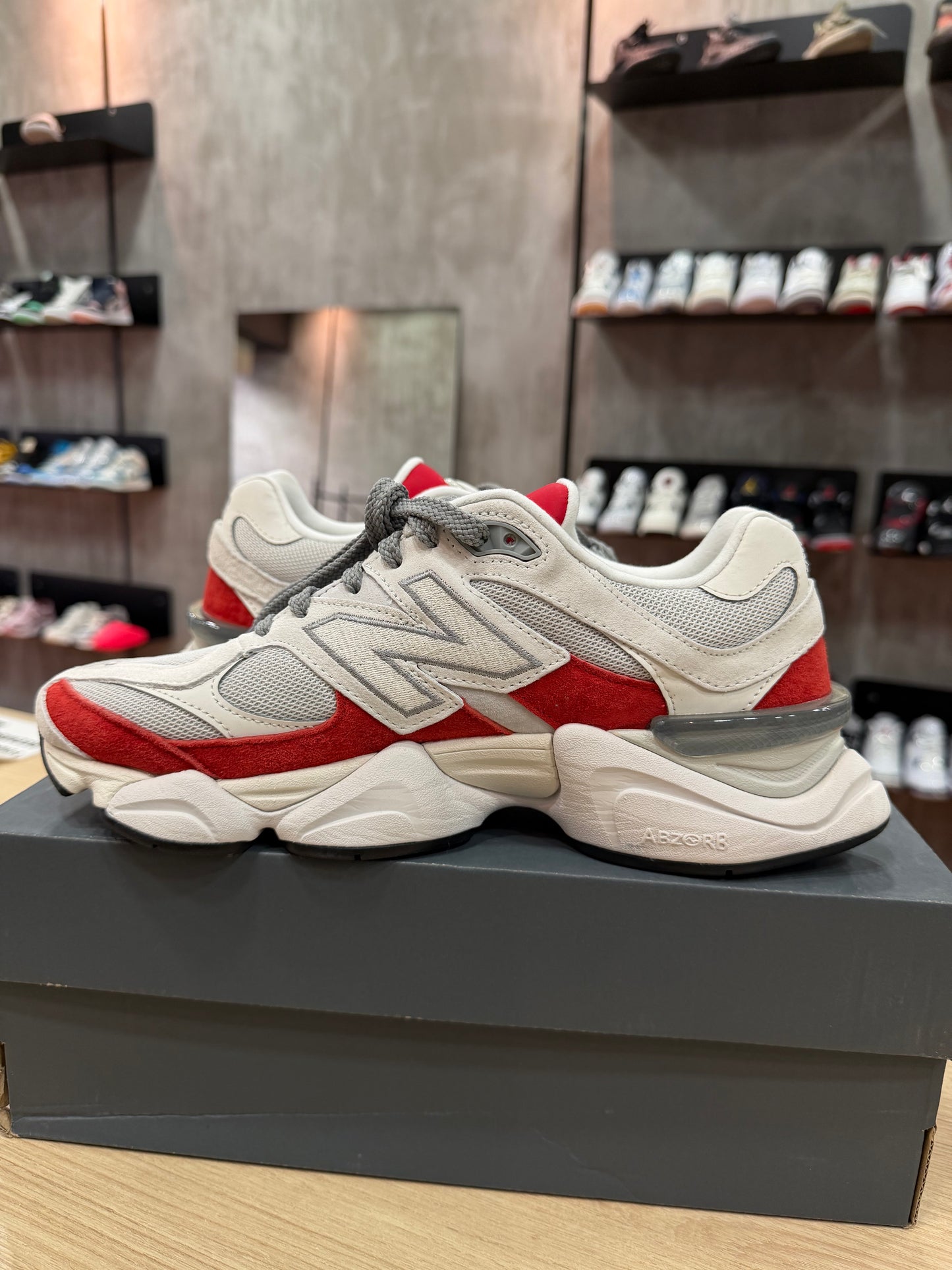 NEW BALANCE 9060 REFLECTION TRUE RED