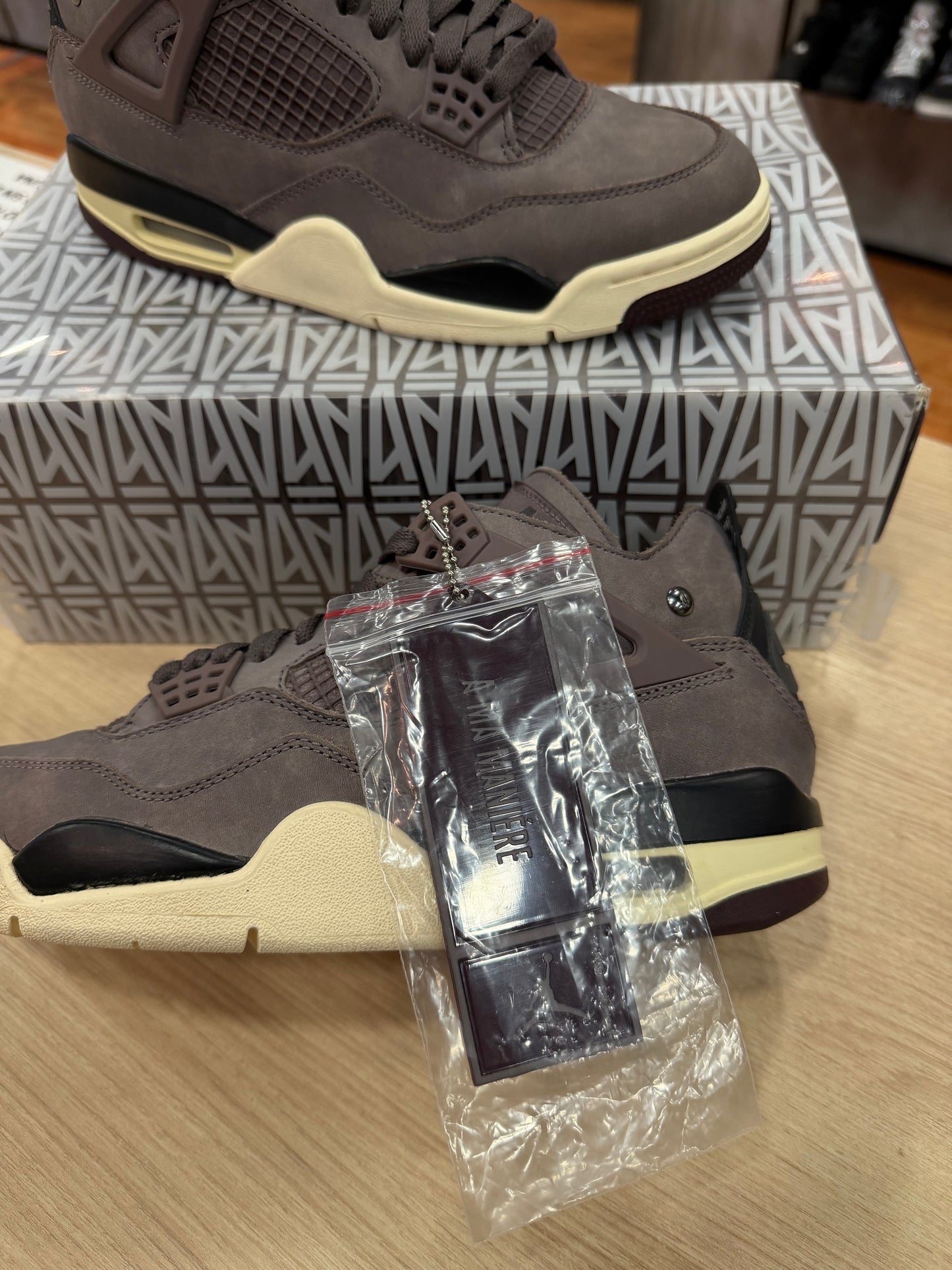 JORDAN 4 A MA MANIERE VIOLET ORE