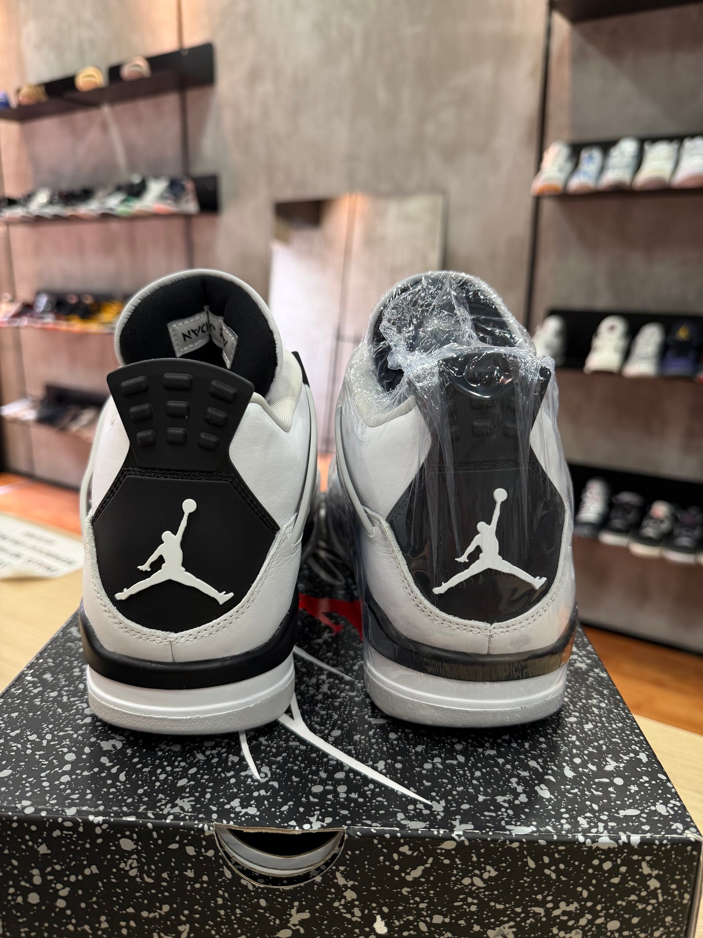 JORDAN 4 MILITARY BLACK