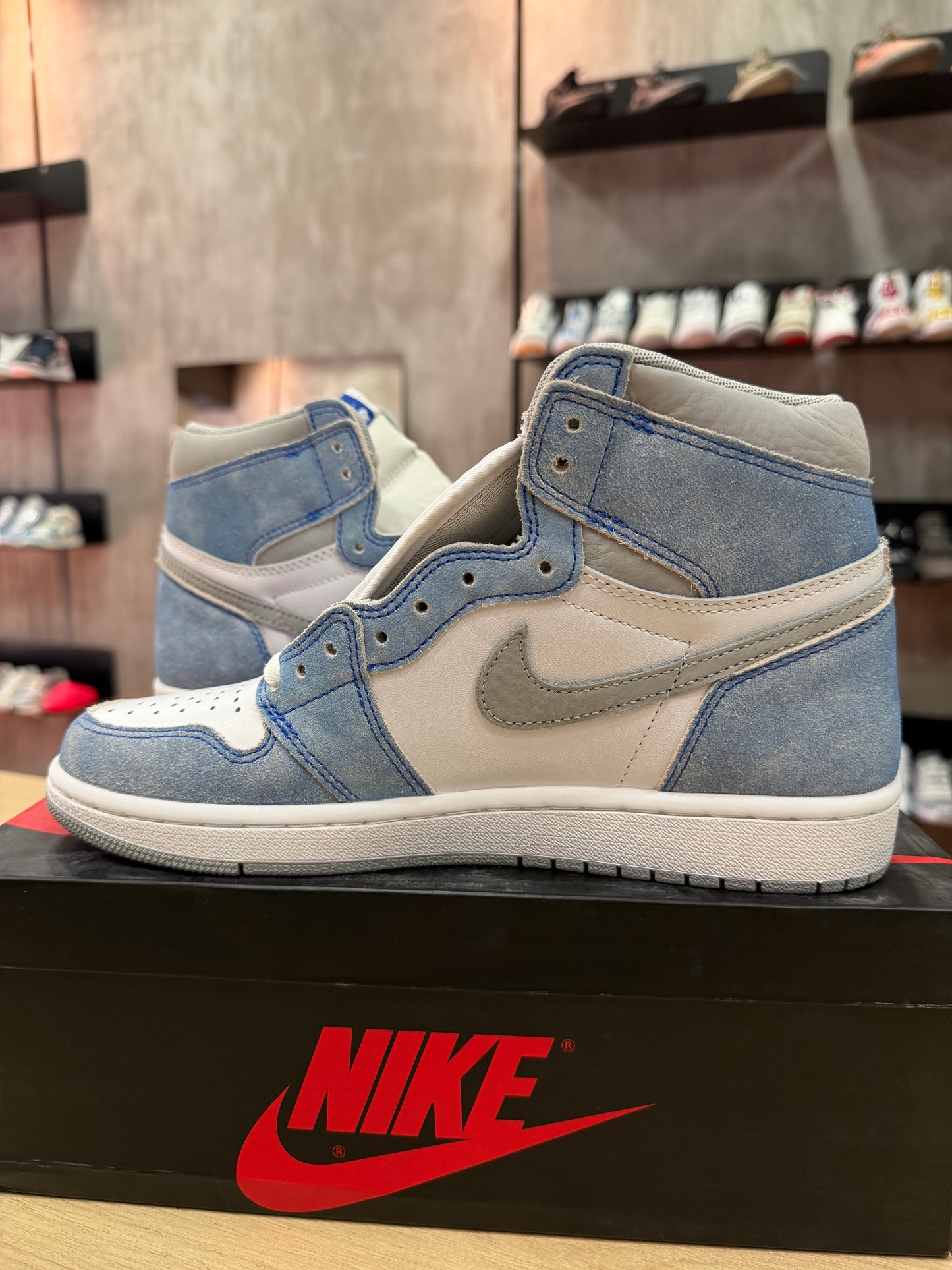 JORDAN 1 HIGH HYPER ROYAL