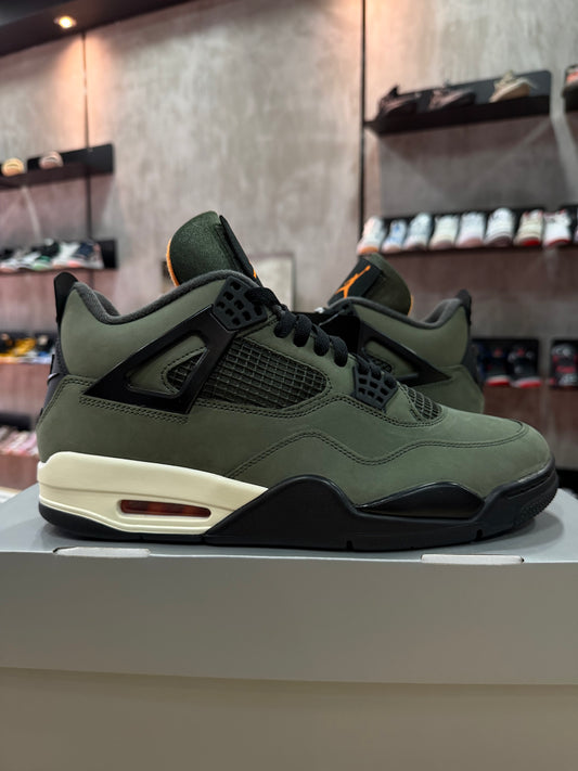 JORDAN 4 x UNDEFEATED