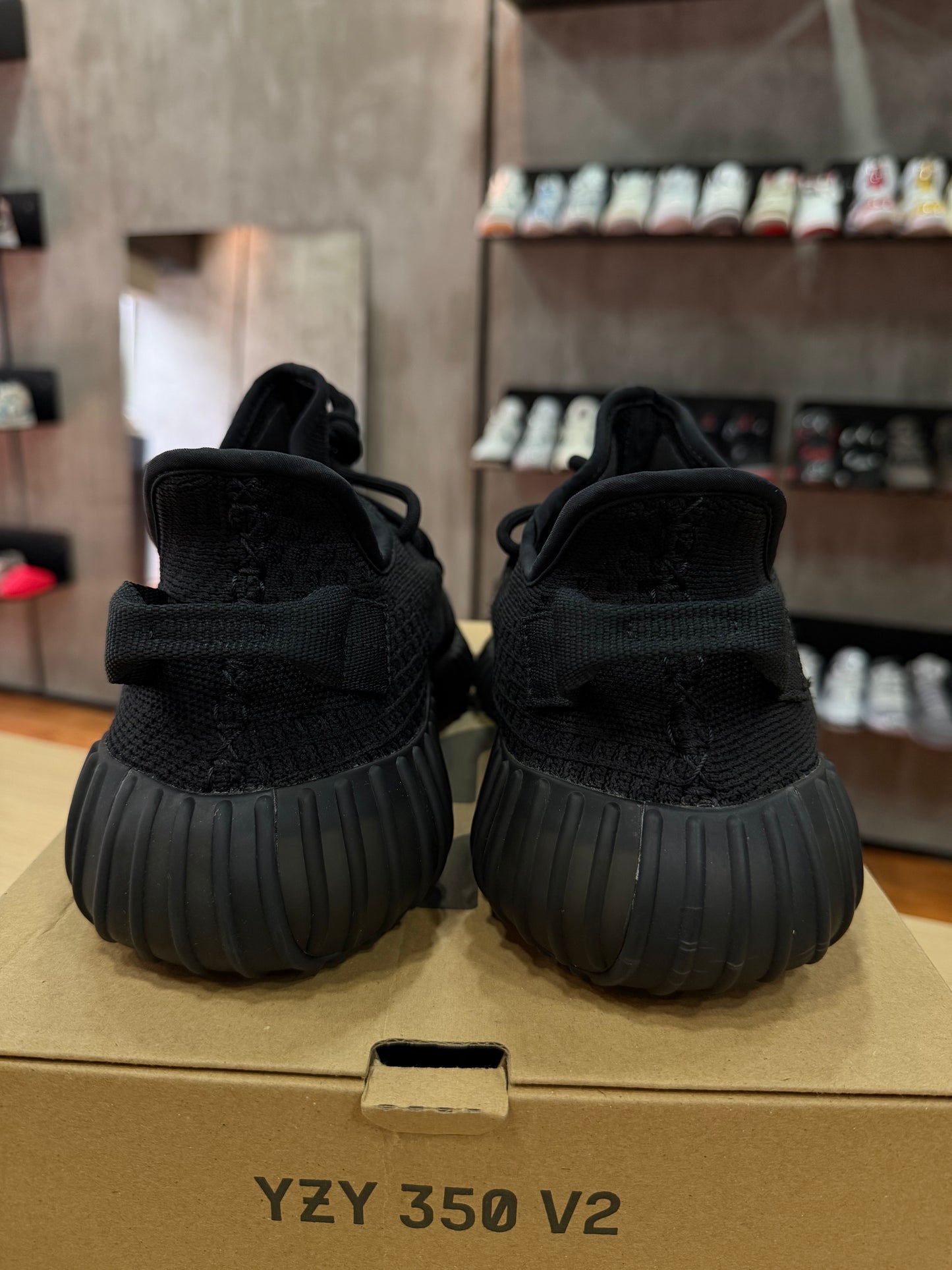 YEEZY 350 V2 ONIX