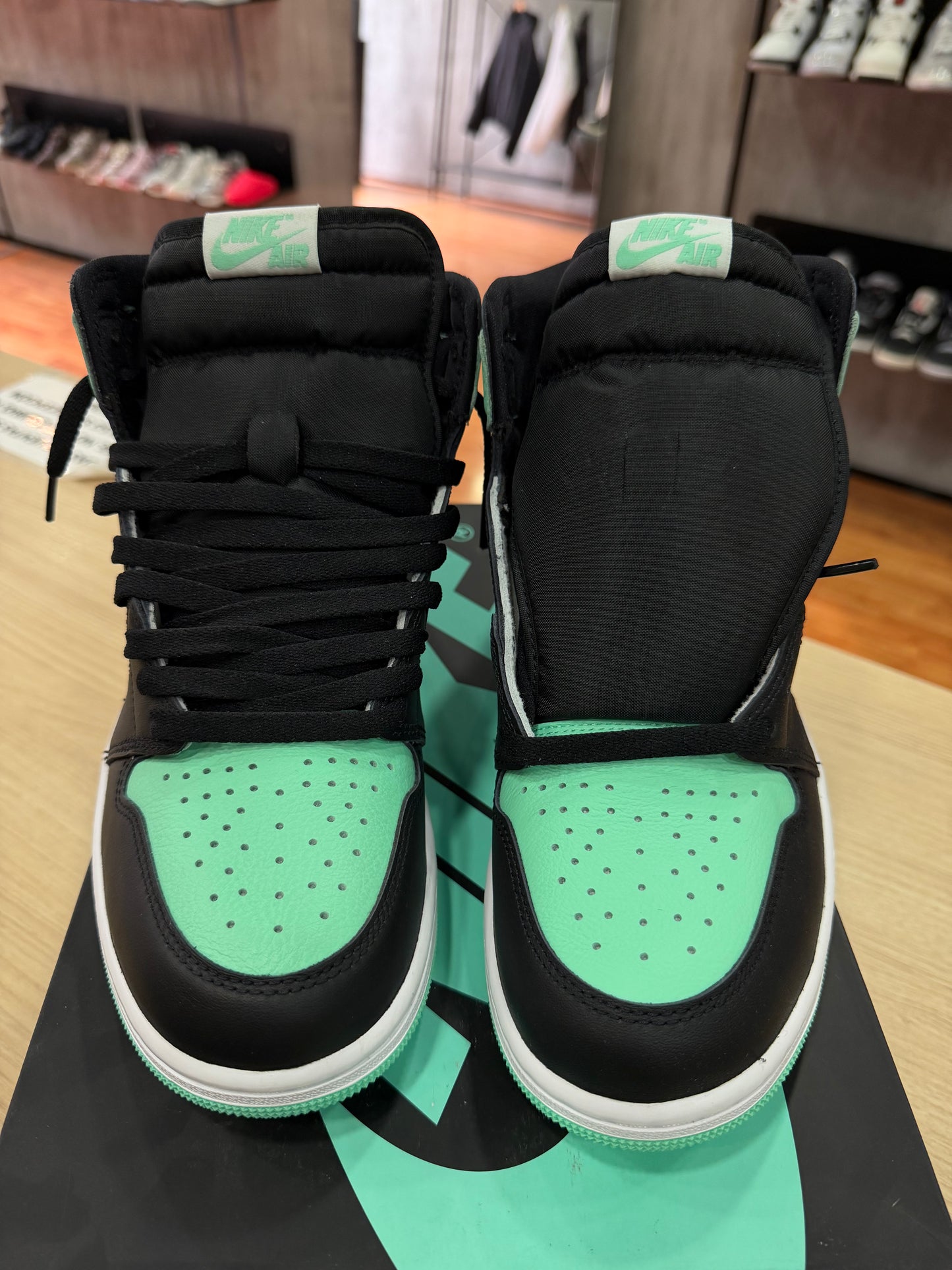 JORDAN 1 HIGH GLOW GREEN