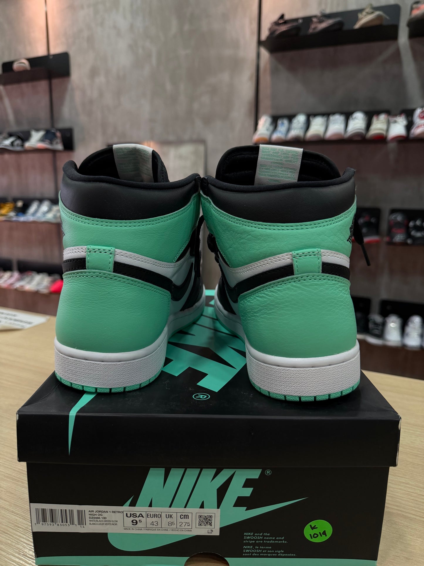 JORDAN 1 HIGH GLOW GREEN