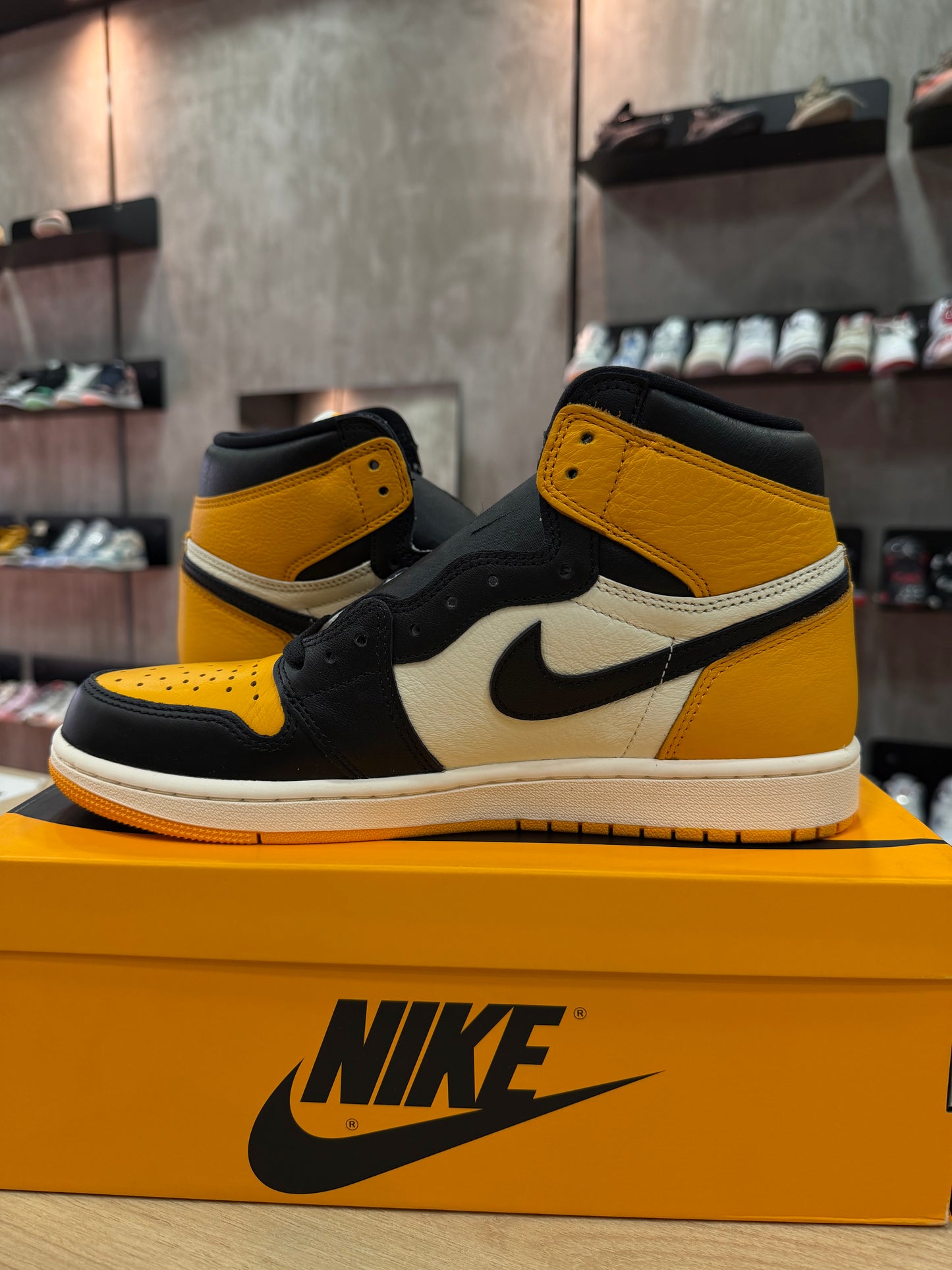 JORDAN 1 HIGH TAXI