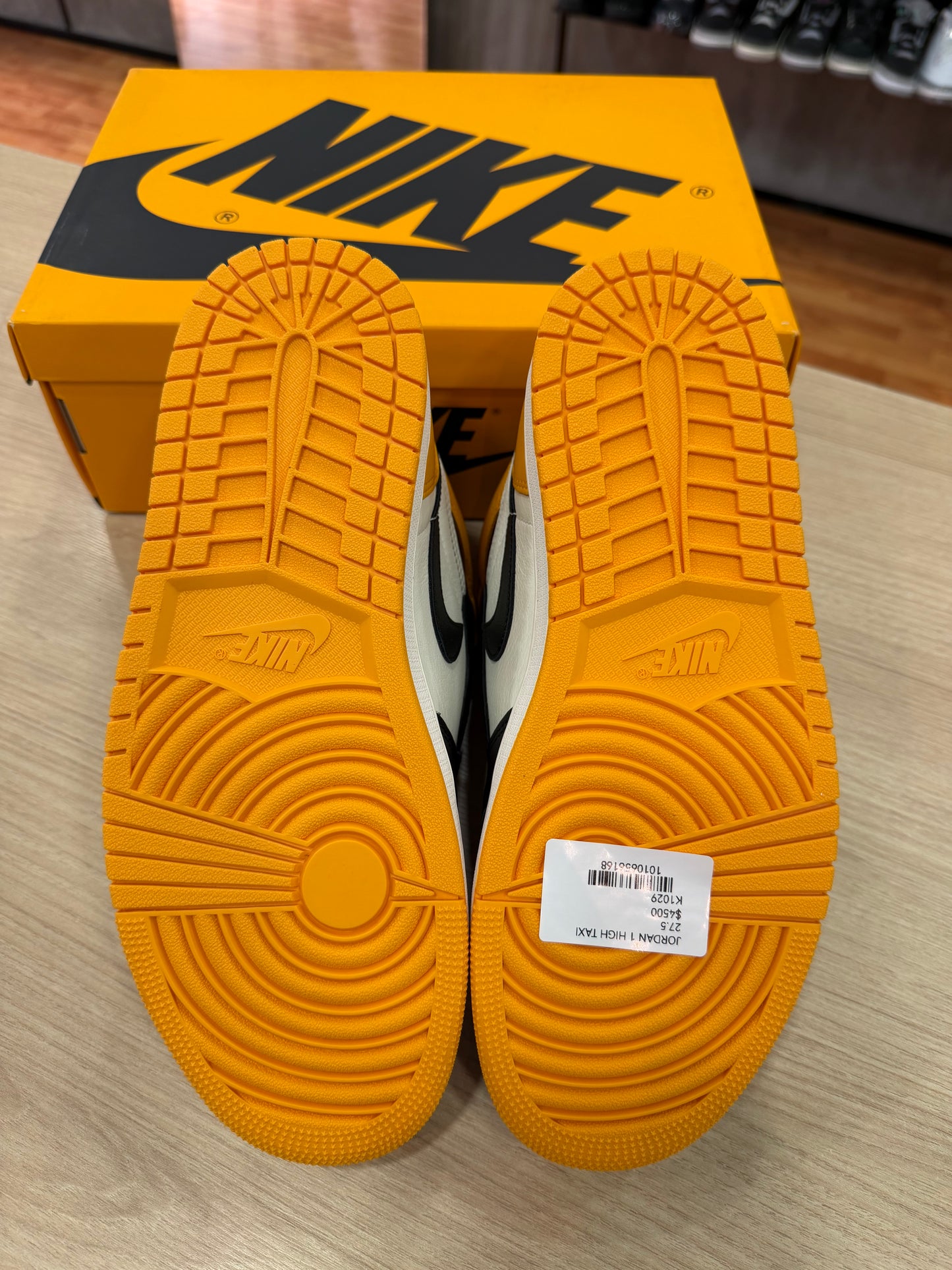 JORDAN 1 HIGH TAXI