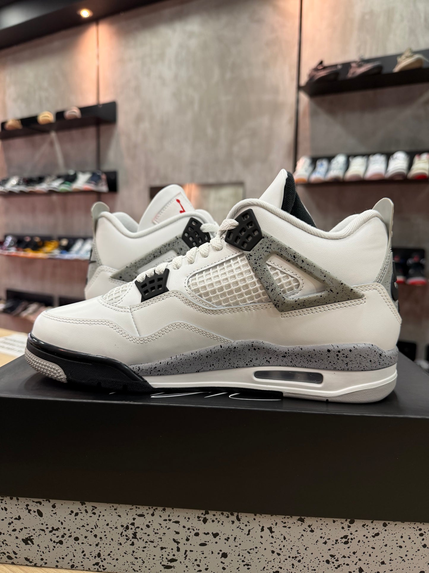 JORDAN 4 WHITE CEMENT