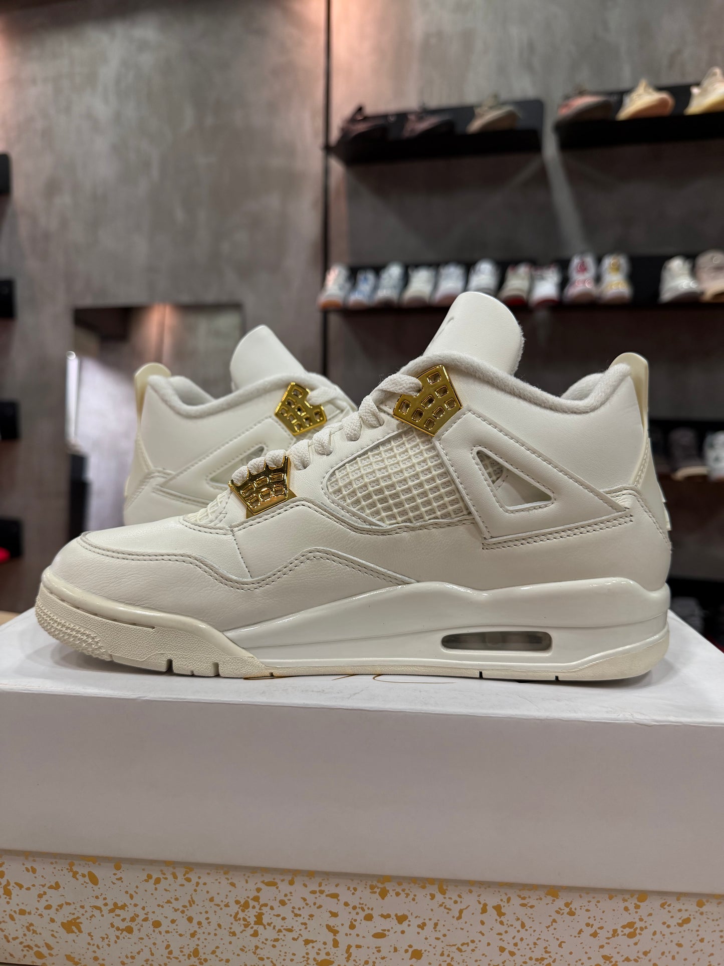 JORDAN 4 METALLIC GOLD