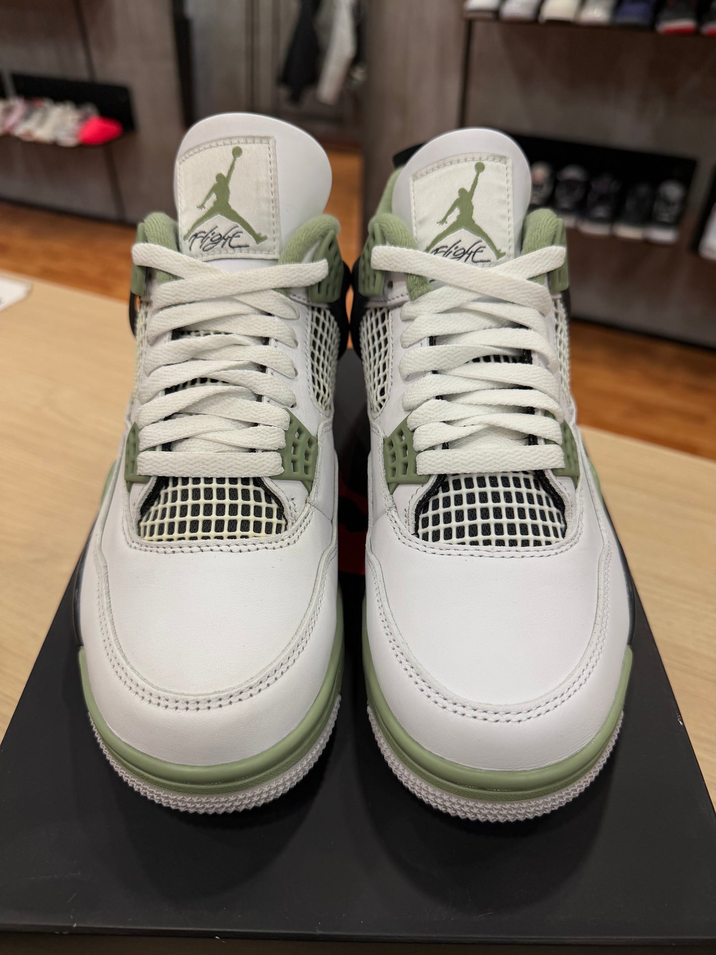 JORDAN 4 SEAFOAM (AMARILLO POR EL TIEMPO)