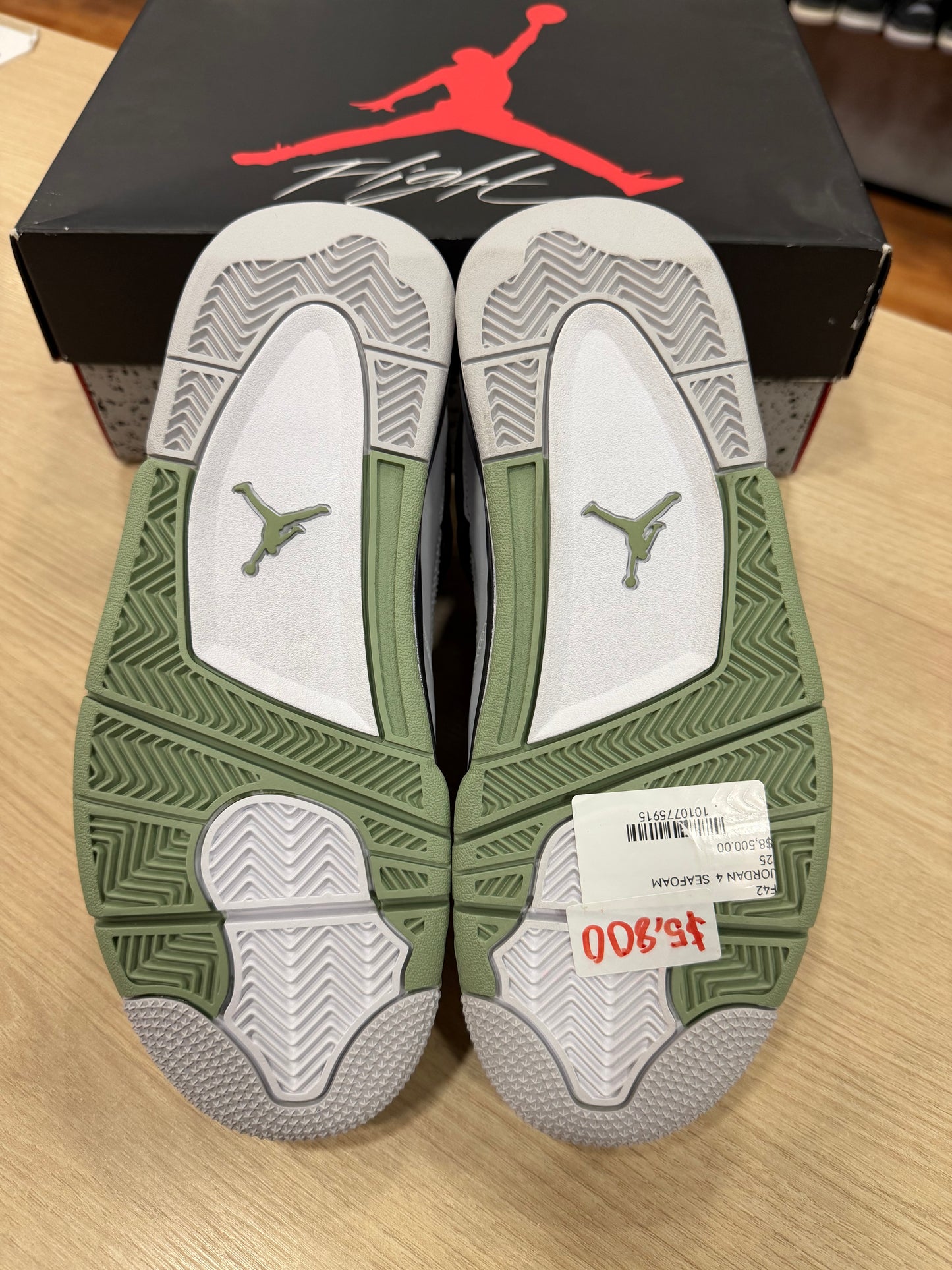 JORDAN 4 SEAFOAM (AMARILLO POR EL TIEMPO)