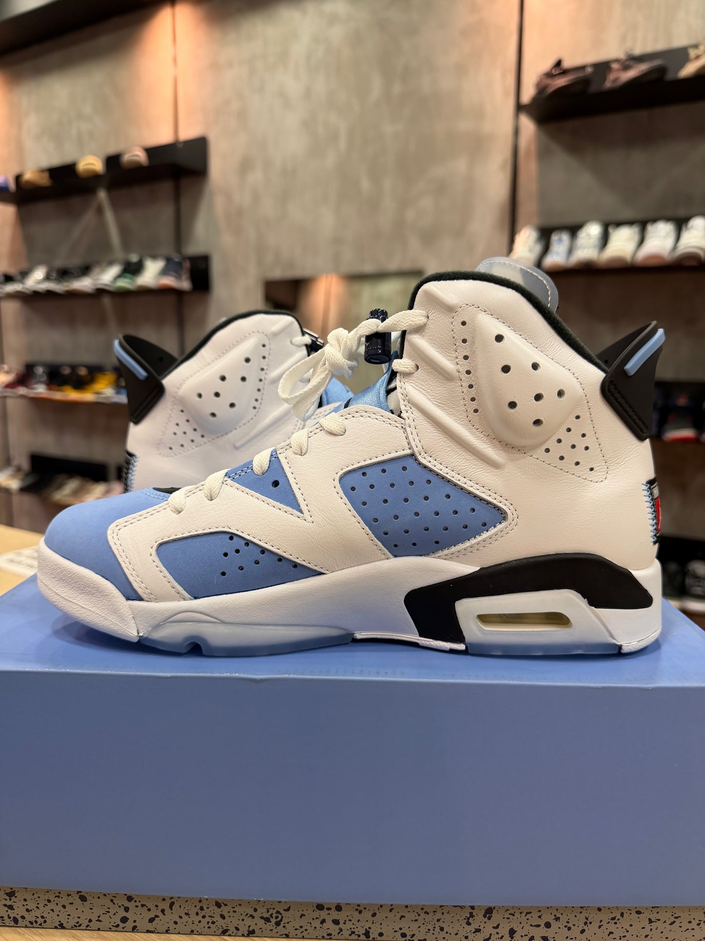 JORDAN 6 UNC
